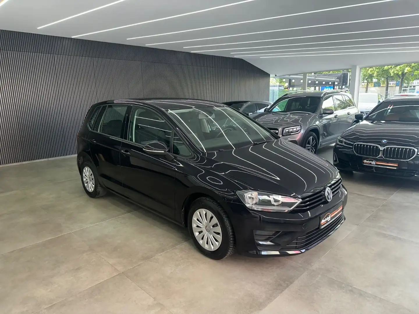 Volkswagen Golf Sportsvan 1.2 TSI VII Trendline*DSG* Zwart - 1
