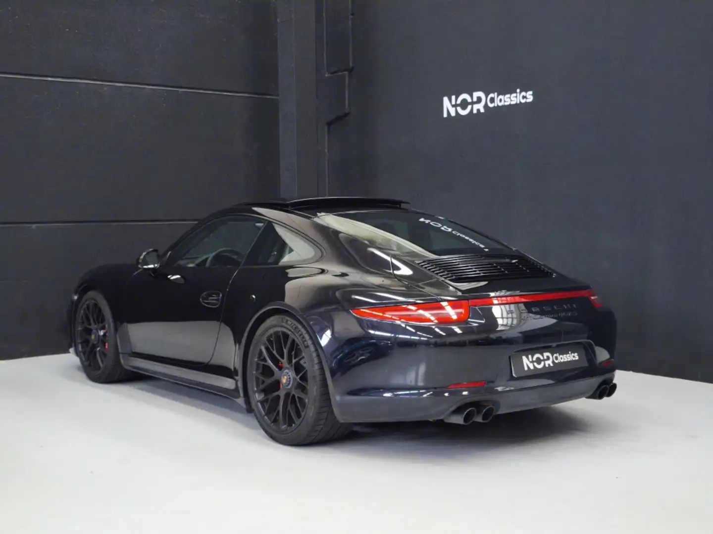 Porsche 991 Carrera 4 GTS Coupé Negro - 2