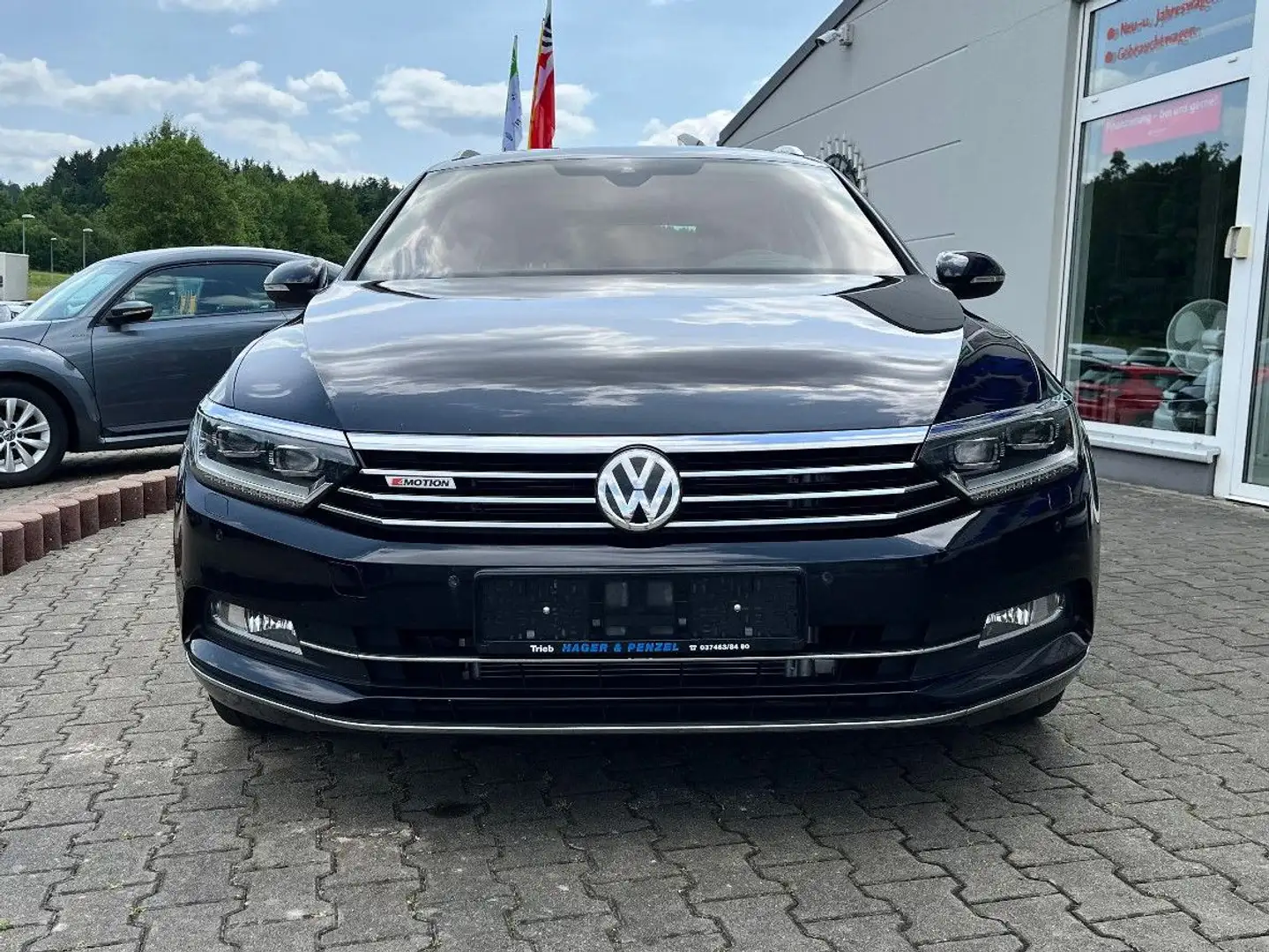 Volkswagen Passat Variant Highline BMT/Start-Stopp 4Motion Zwart - 2