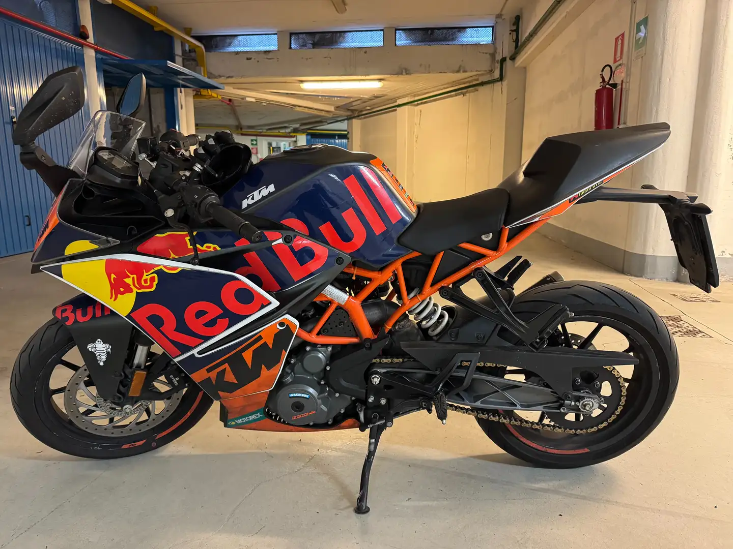 KTM RC 390 RedBull - 2