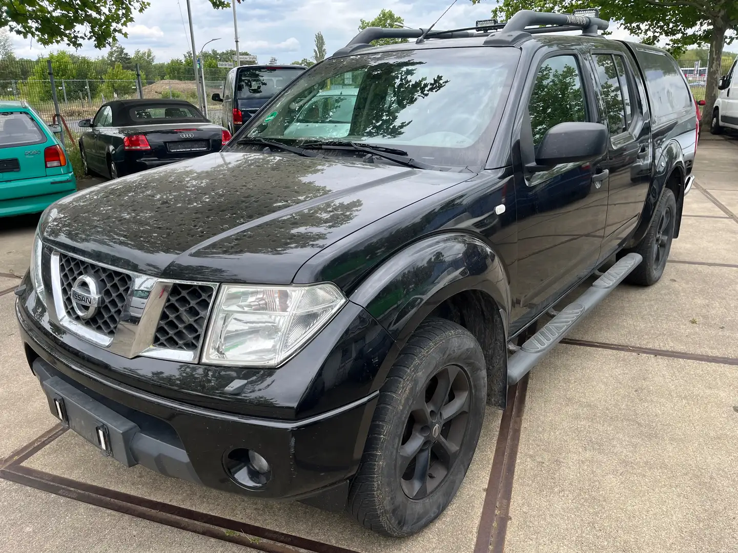 Nissan Navara 2.5 Diesel LKW Automatik *Tüv 03/2027* Schwarz - 1