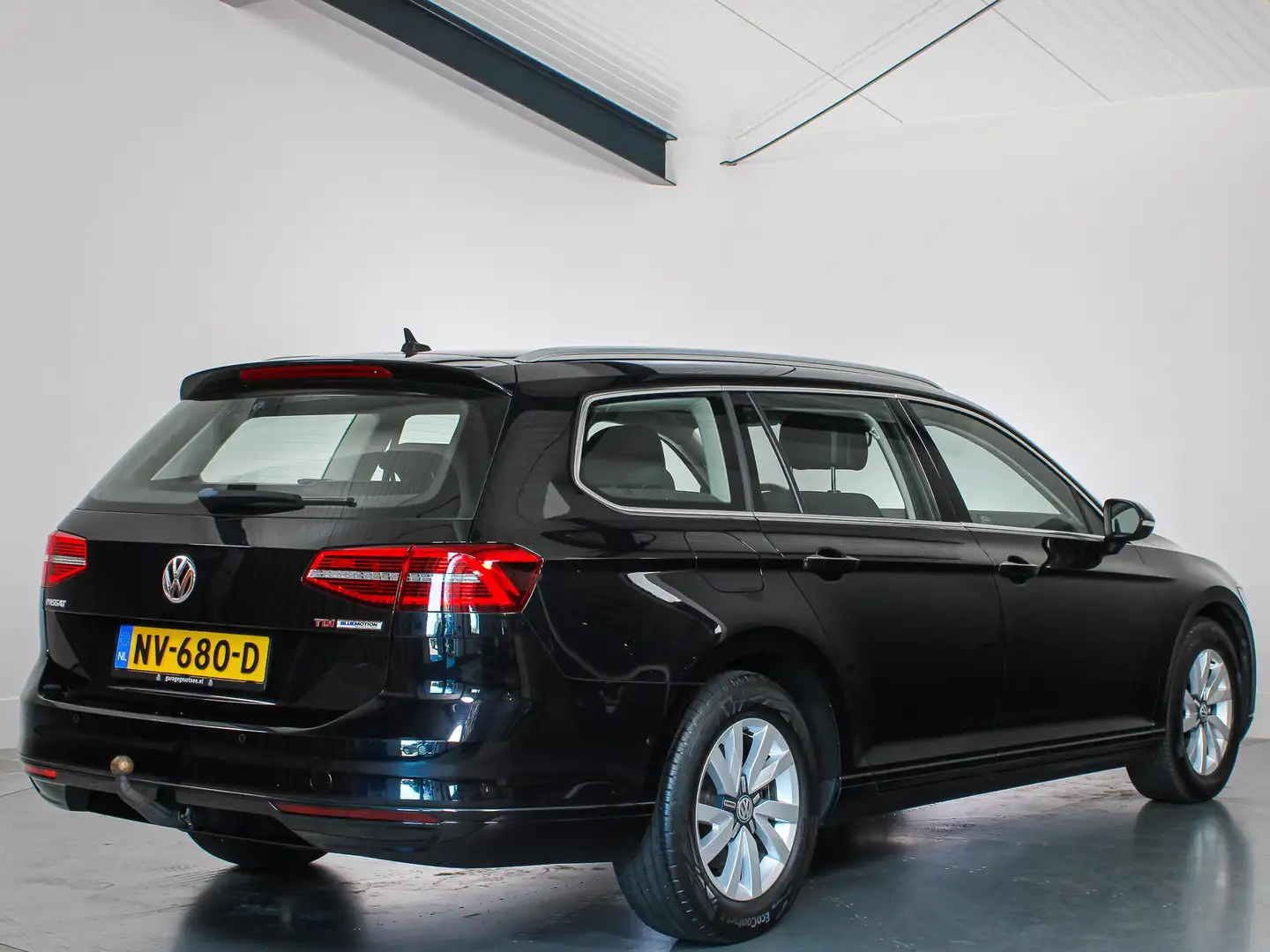 Volkswagen Passat Variant 1.6 TDI Highline, LED, ACC, Navigatie, Bluetooth, Nero - 2