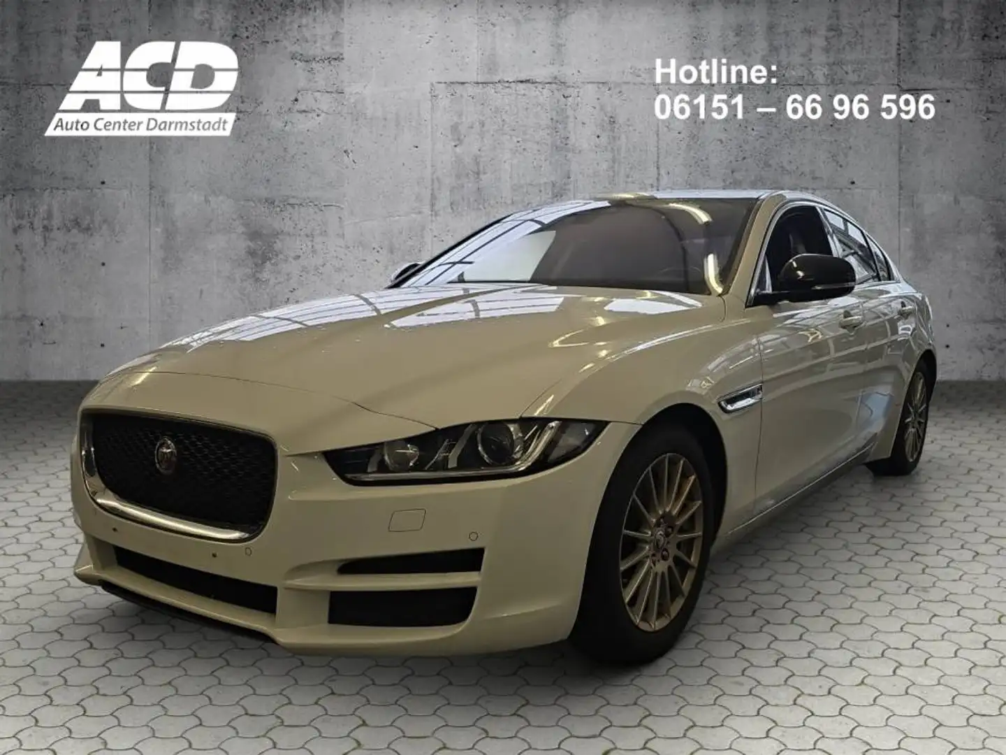 Jaguar XE JAGUAR E-PERFORMANCE*NAVI*LEDER*E-SITZE* Wit - 1