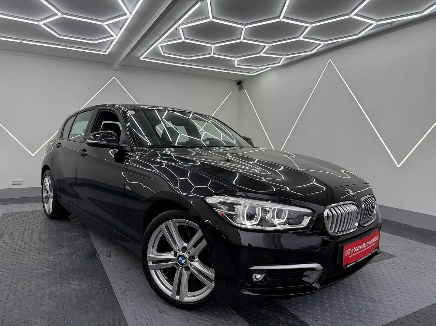 BMW 116 i Urban Line *NUR 47.100KM*ERST BESITZ*SEHR GEP... Schwarz - 2