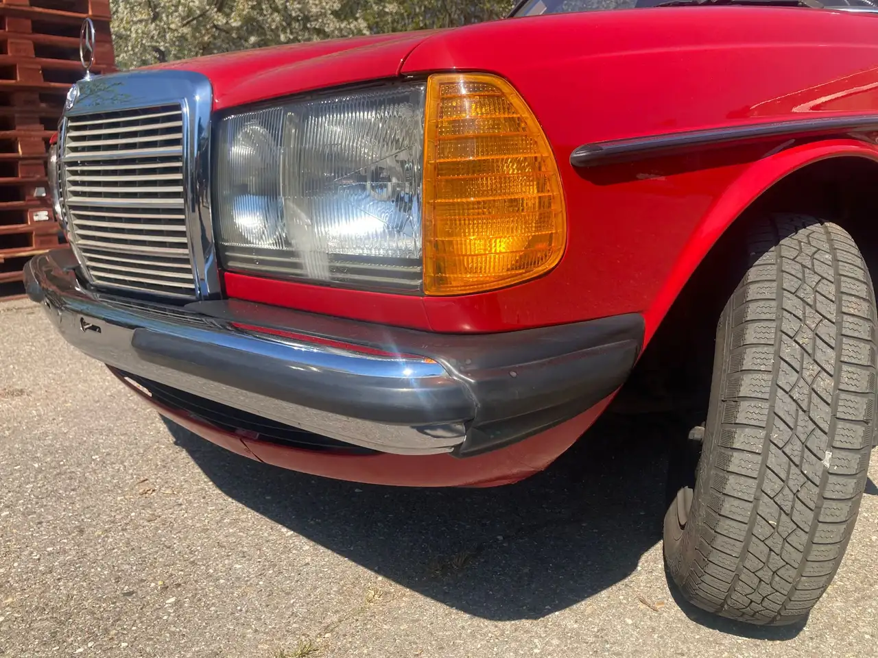 Mercedes-Benz 240 D, foto 3