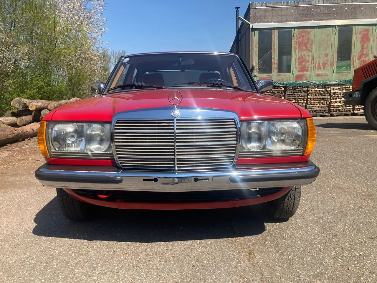 Mercedes-Benz 240 D, foto 2
