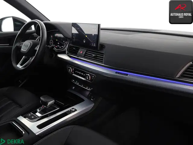 Audi Q5 view 11