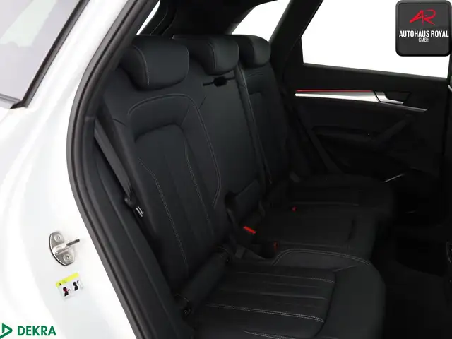 Audi Q5 view 13