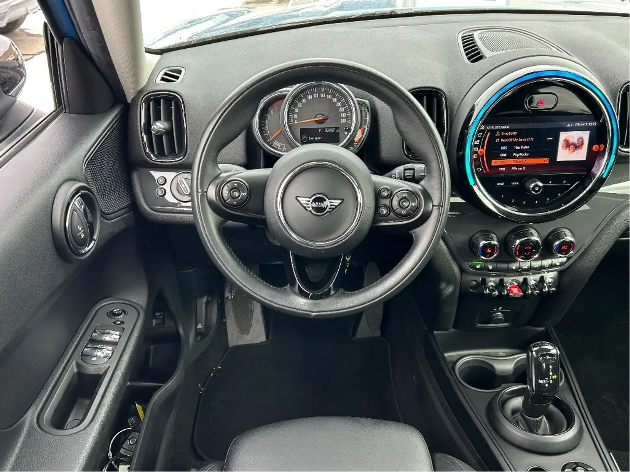 MINI Countryman снимка MINI Countryman