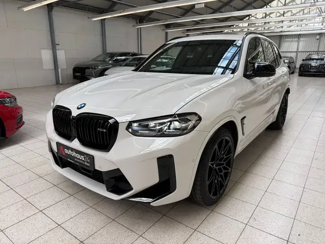 BMW X3 M view 3