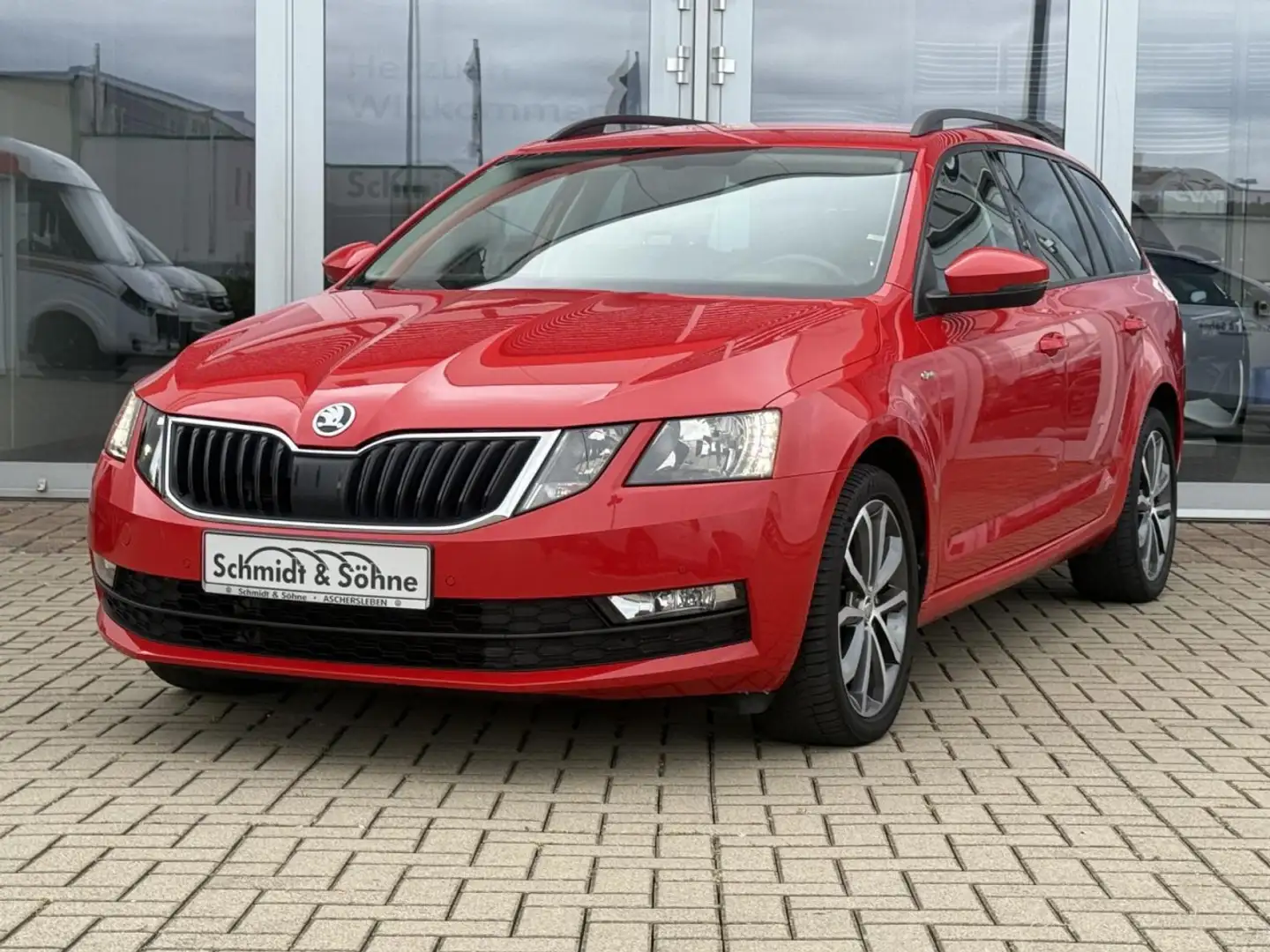Skoda Octavia Combi 1.0 TSI Soleil 6-Gang NAV, KL-AUT Klima Rood - 1