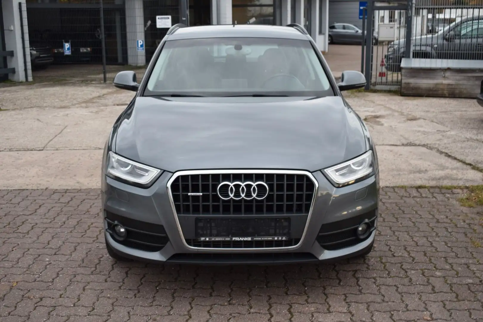 Audi Q3 2.0 TFSI quattro *AUTOMATIK*SCHECKHEFT VOLL Grau - 2