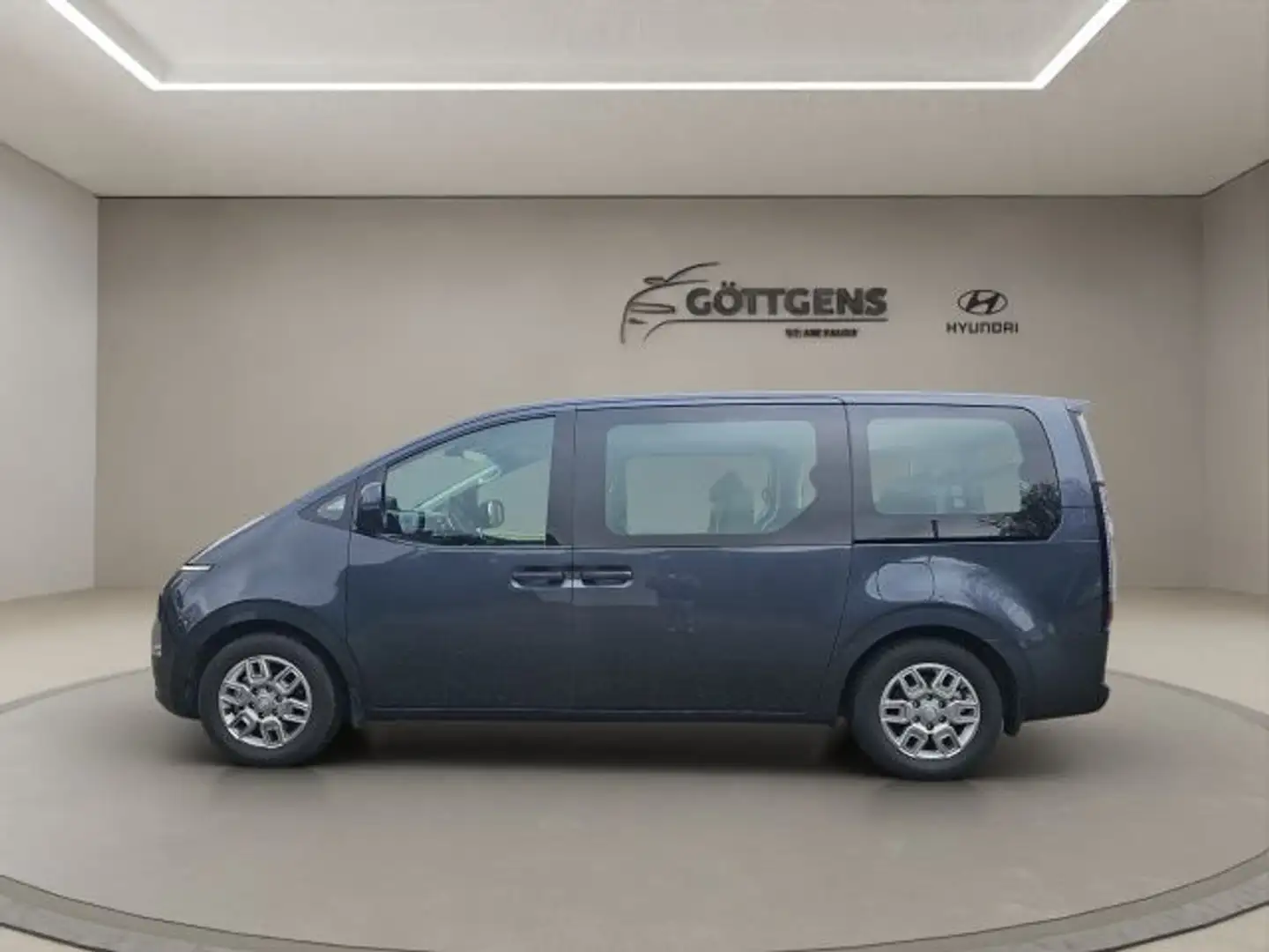 Hyundai STARIA 2.2 CRDi TREND 9SITZER NAVI LED EASY ACCESS Grau - 2
