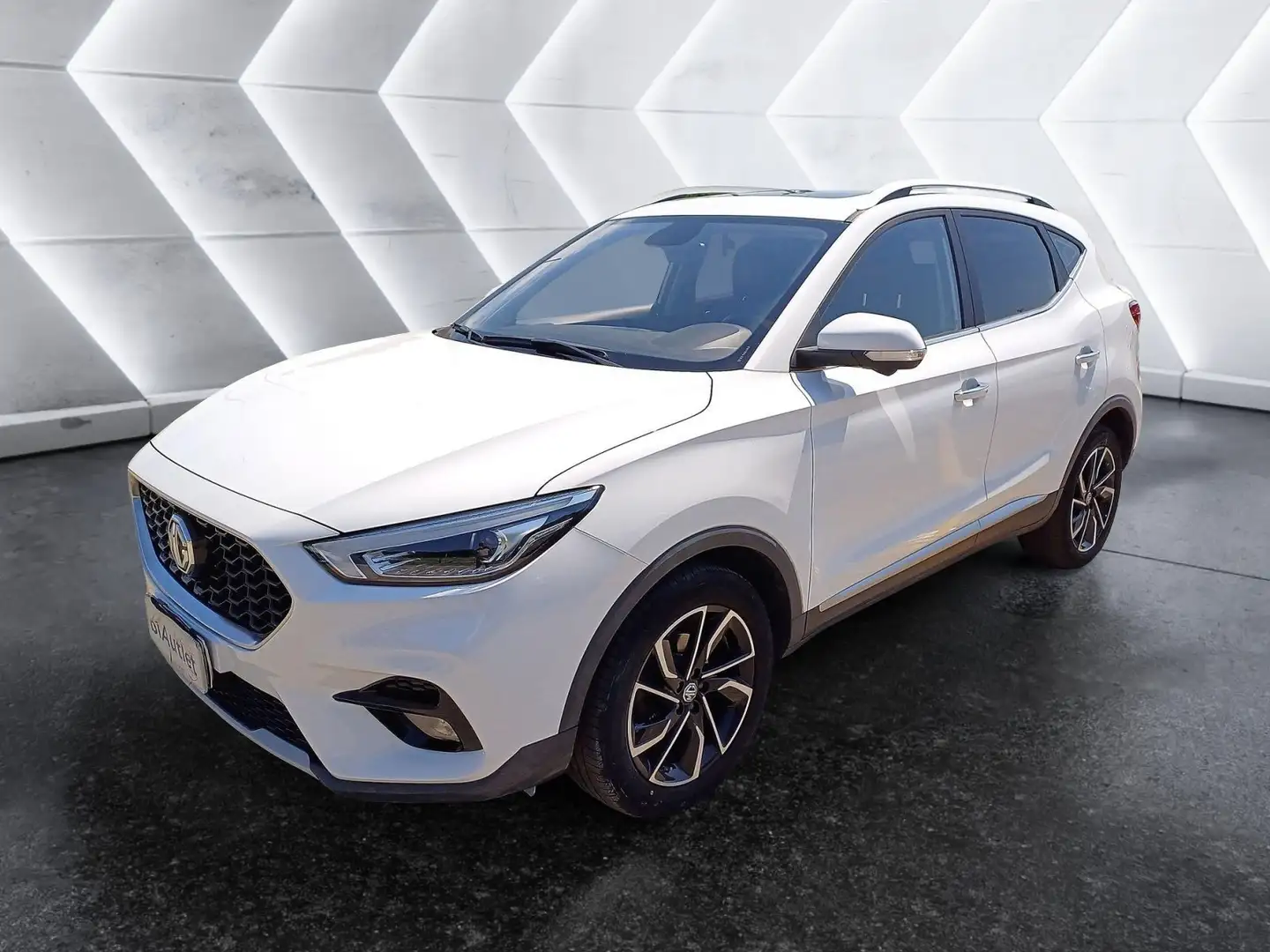 MG ZS 1.0 Luxury Bianco - 1