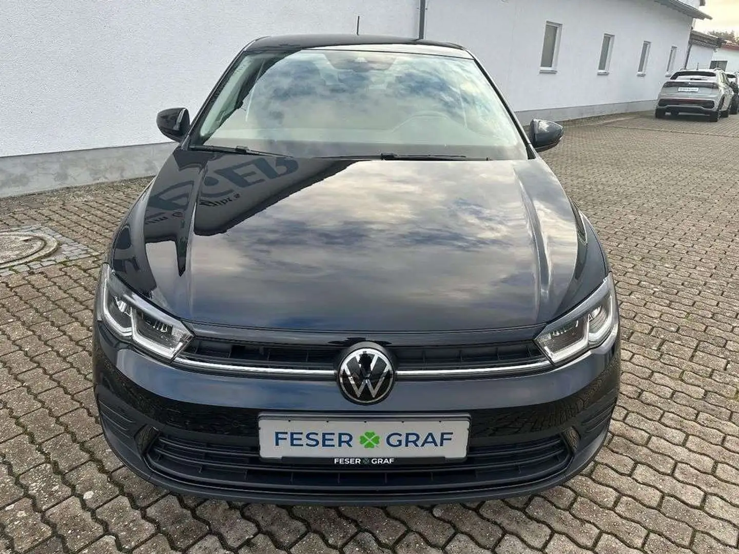 Volkswagen Polo VI Move 1.0 TSI DSG APP KAMERA LED NAVI Schwarz - 2