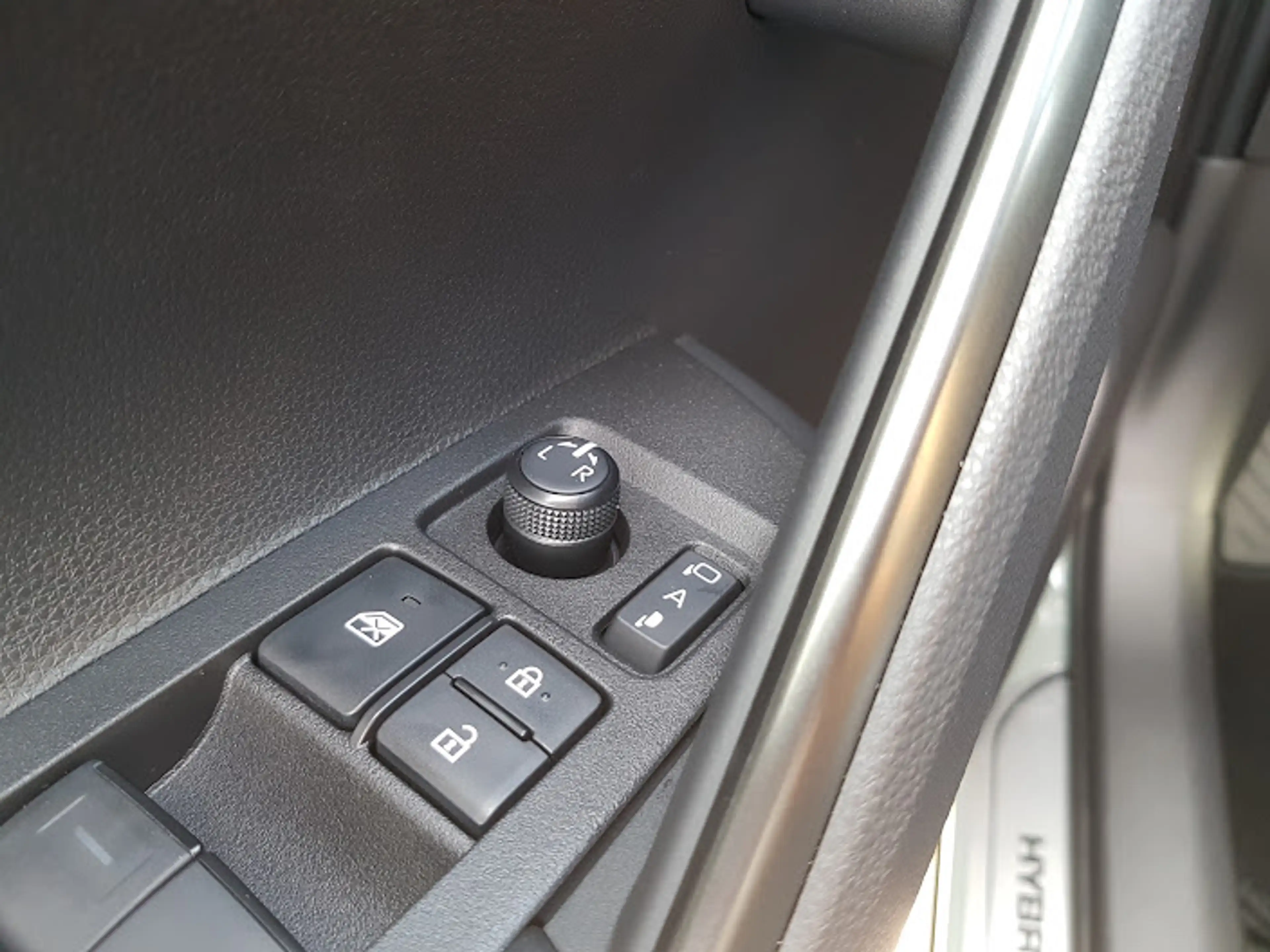 Toyota Corolla Cross 2,0 Hybrid 4x2 - Teamplayer - — photo 13