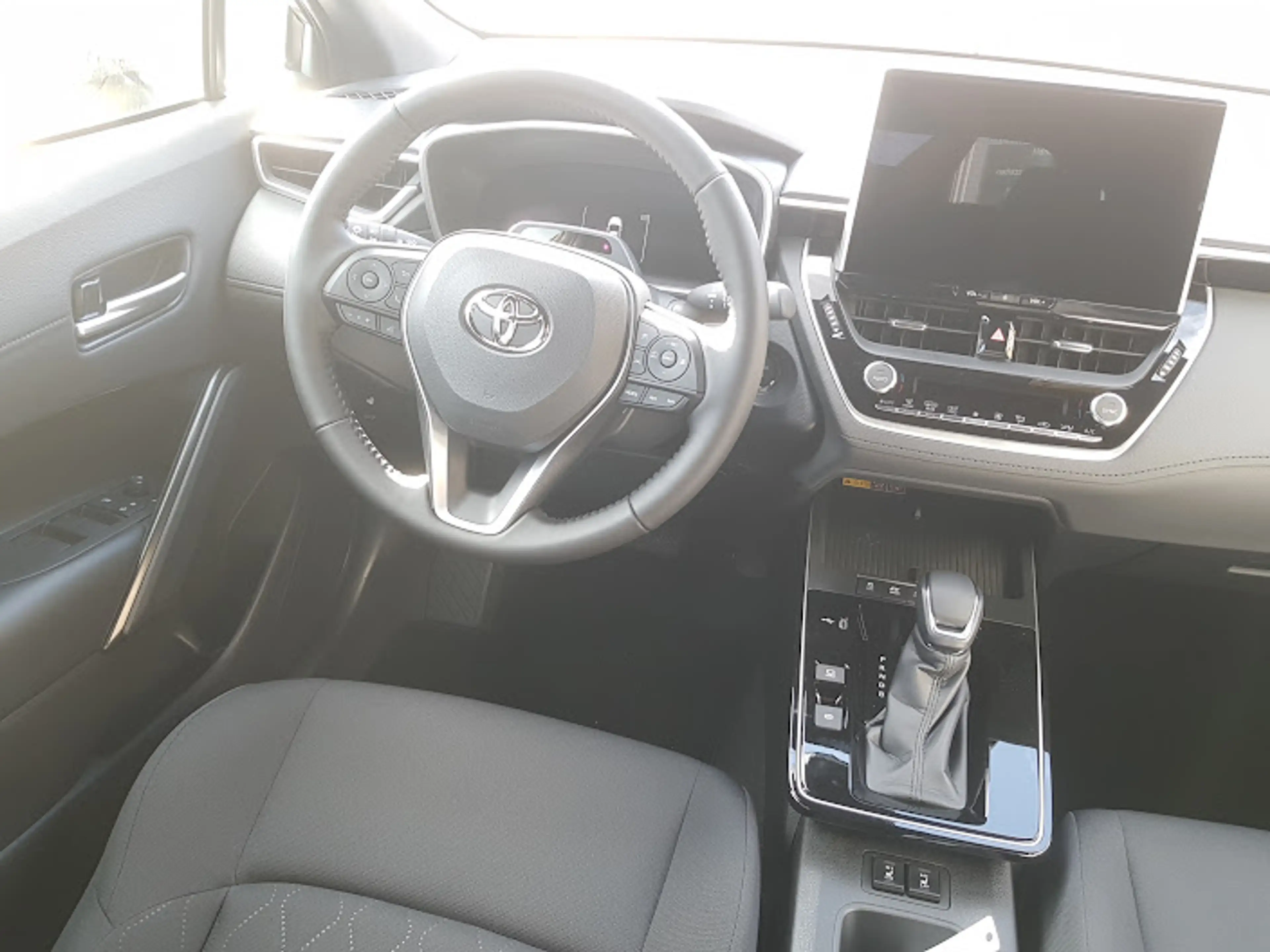 Toyota Corolla Cross 2,0 Hybrid 4x2 - Teamplayer - — photo 10
