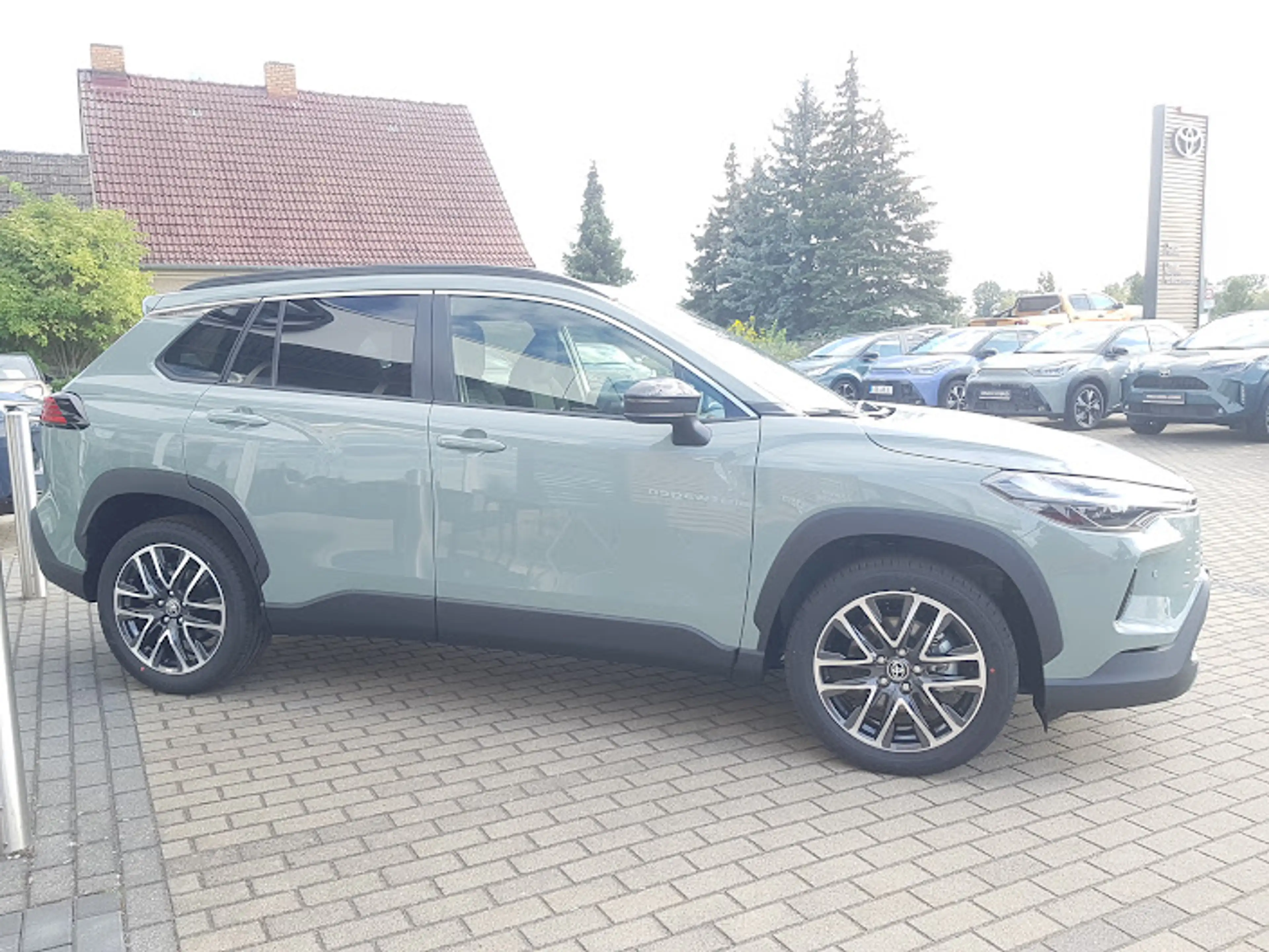 Toyota Corolla Cross 2,0 Hybrid 4x2 - Teamplayer - — photo 4