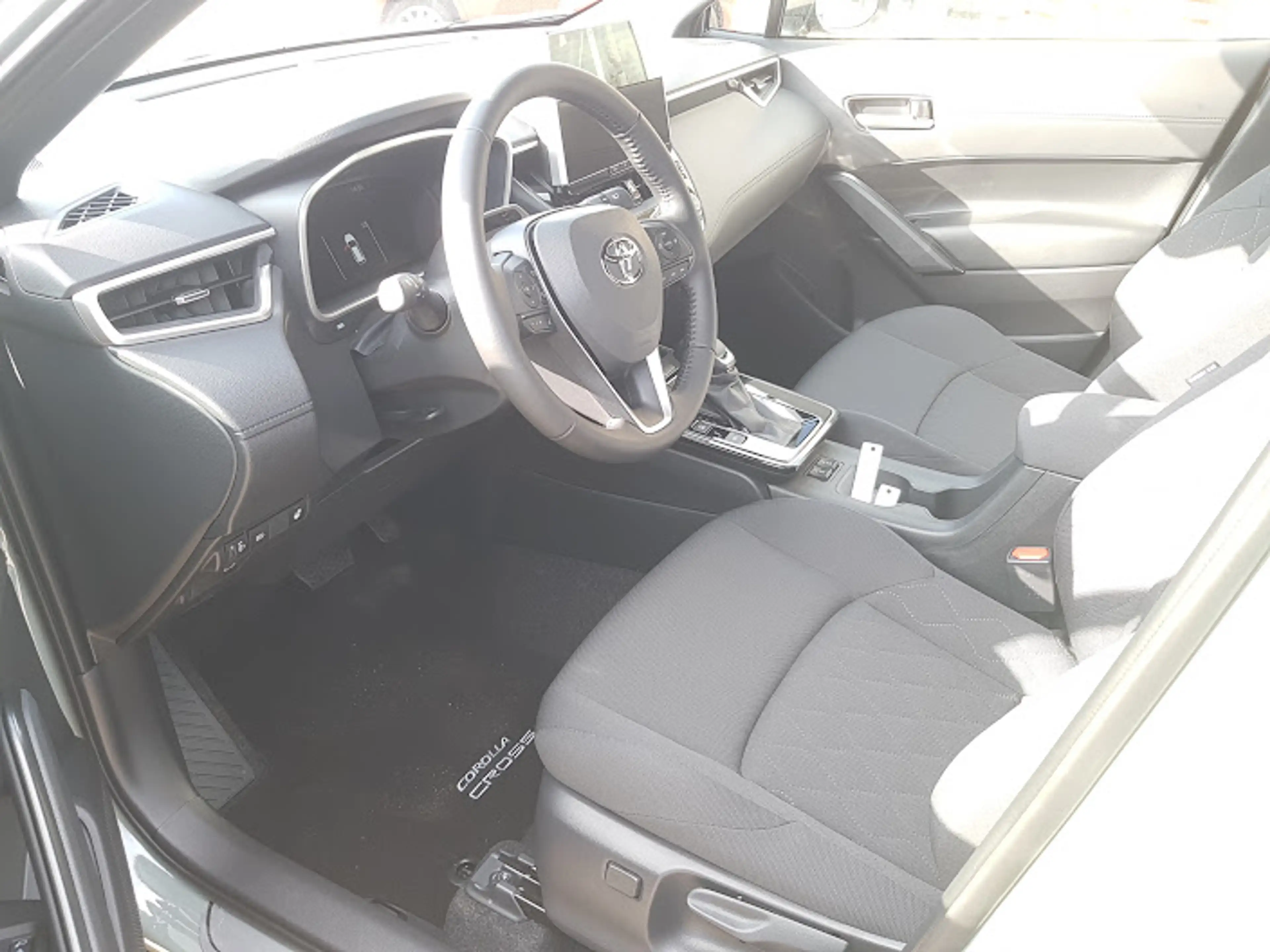Toyota Corolla Cross 2,0 Hybrid 4x2 - Teamplayer - — photo 12