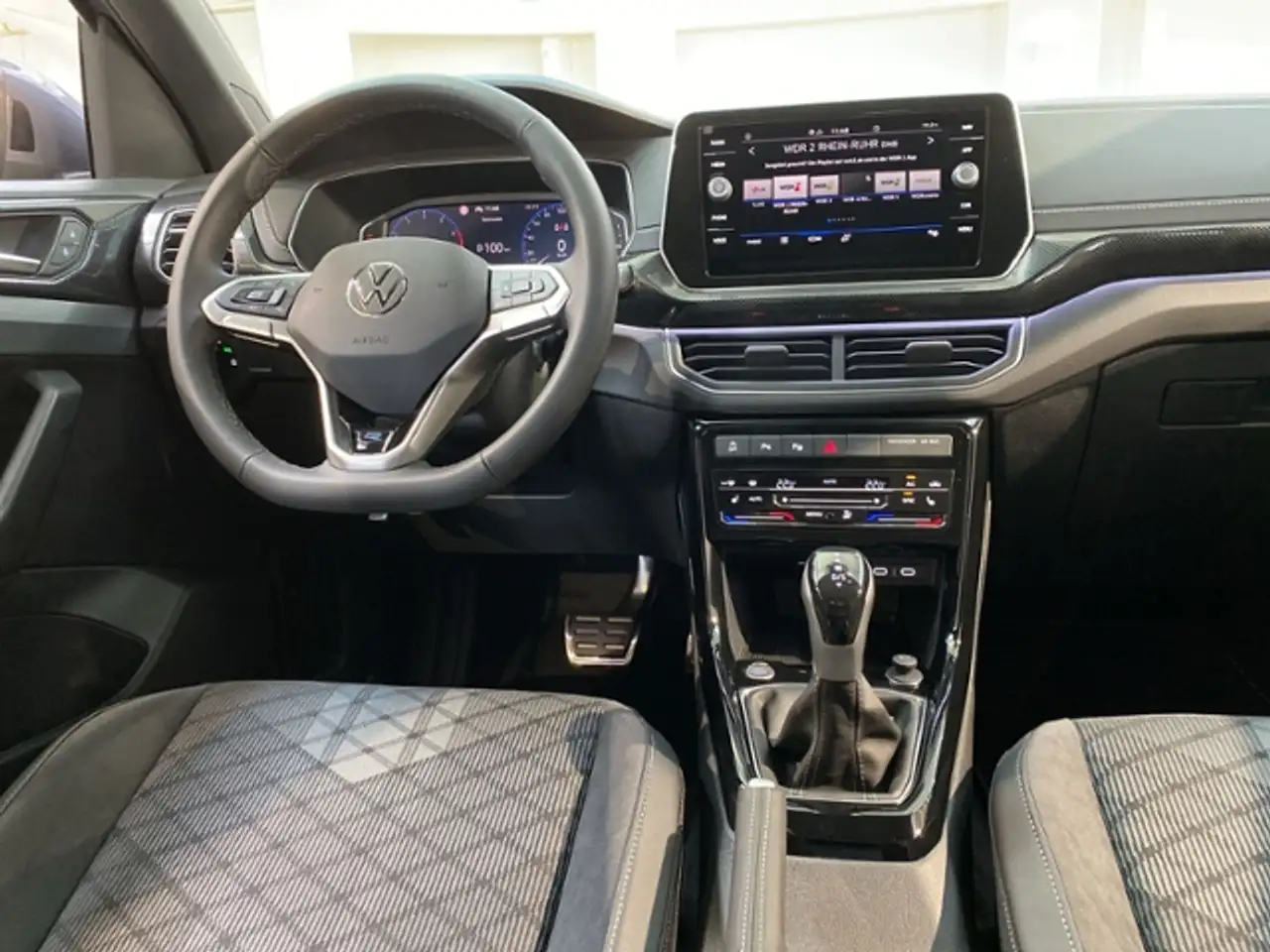 Volkswagen T-Cross R-Line 1.5 TSI DSG Matrix Keyless Kamera 7