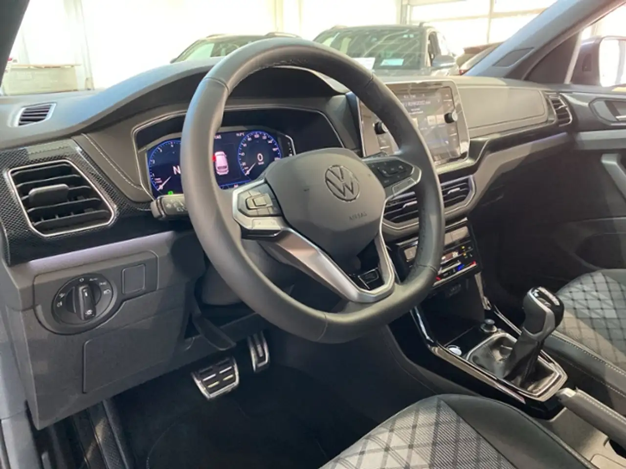 Volkswagen T-Cross R-Line 1.5 TSI DSG Matrix Keyless Kamera 8