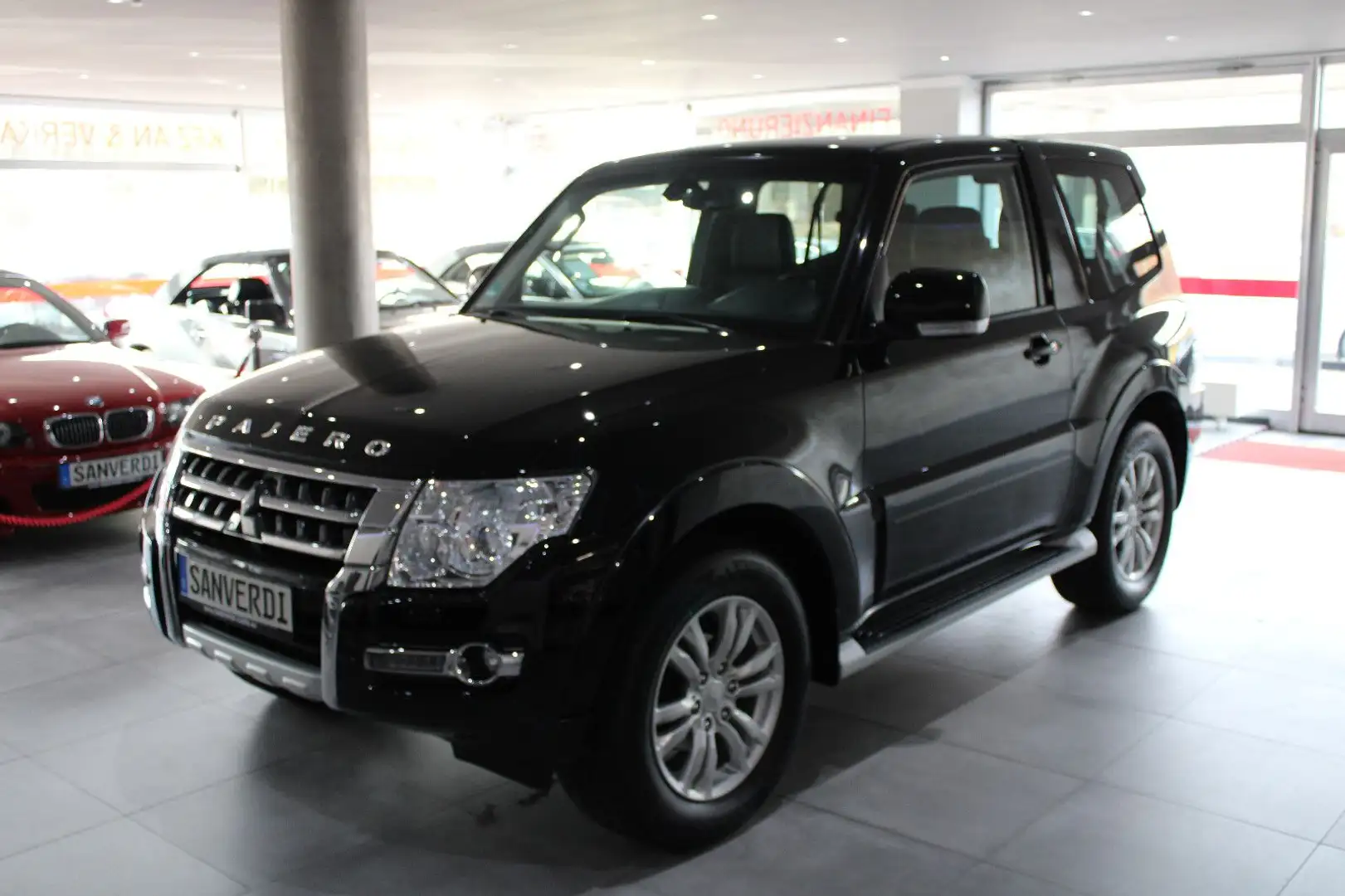Mitsubishi Pajero 3.2 DI-D SUV-Star LEDER XENON NAVI EURO 6 Noir - 1