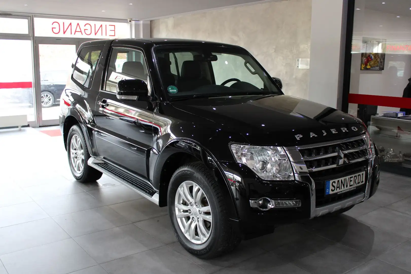 Mitsubishi Pajero 3.2 DI-D SUV-Star LEDER XENON NAVI EURO 6 Noir - 2