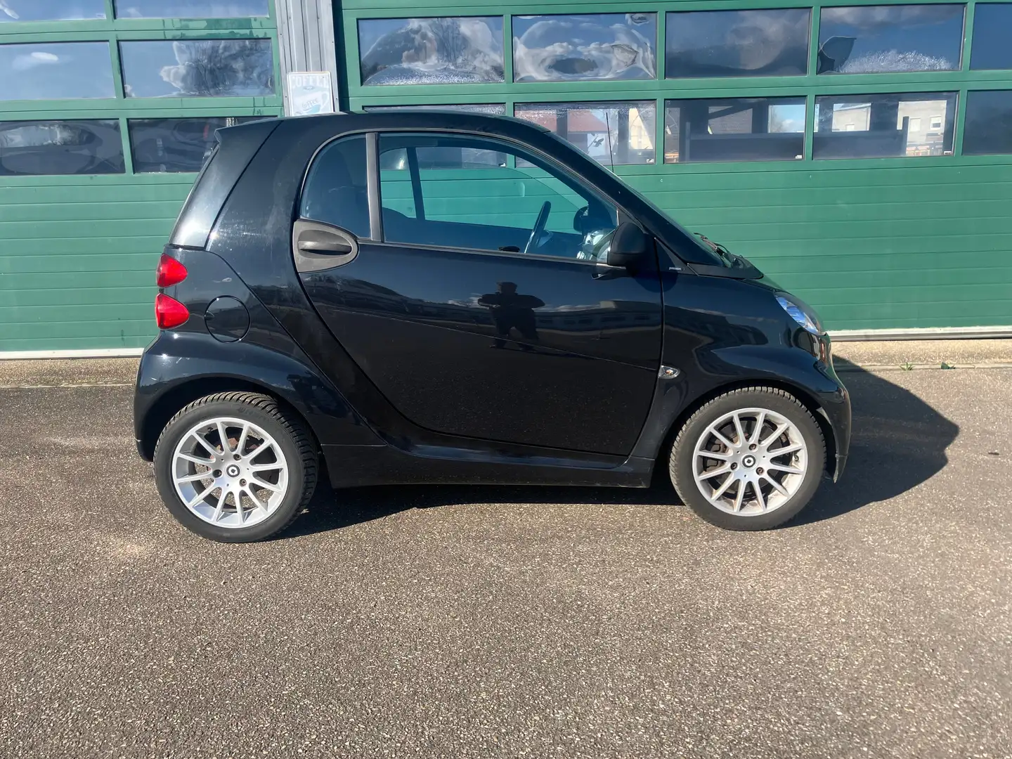 smart forTwo 1.0 Turbo Automatik Klima Sitzheiz. Surround Sound Schwarz - 2