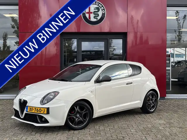 Alfa Romeo MiTo TwinAir 105PK | 17" velgen | Carbon aankleding | p