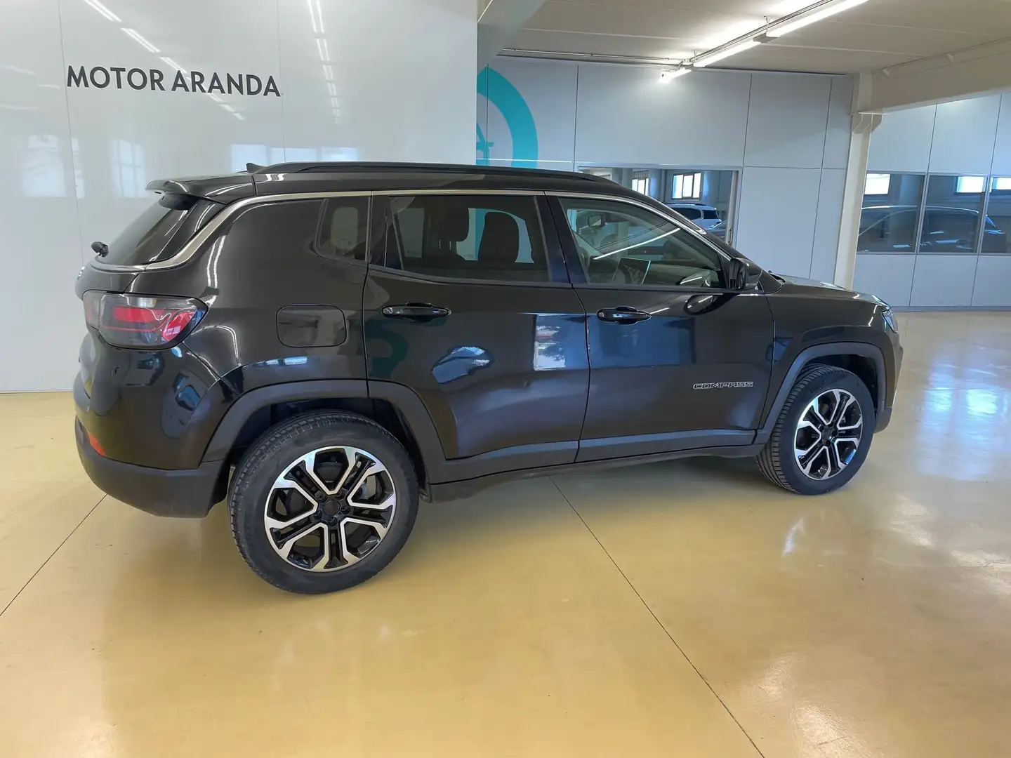 Jeep Compass 1.5 MHEV Limited FWD DCT Negro - 2