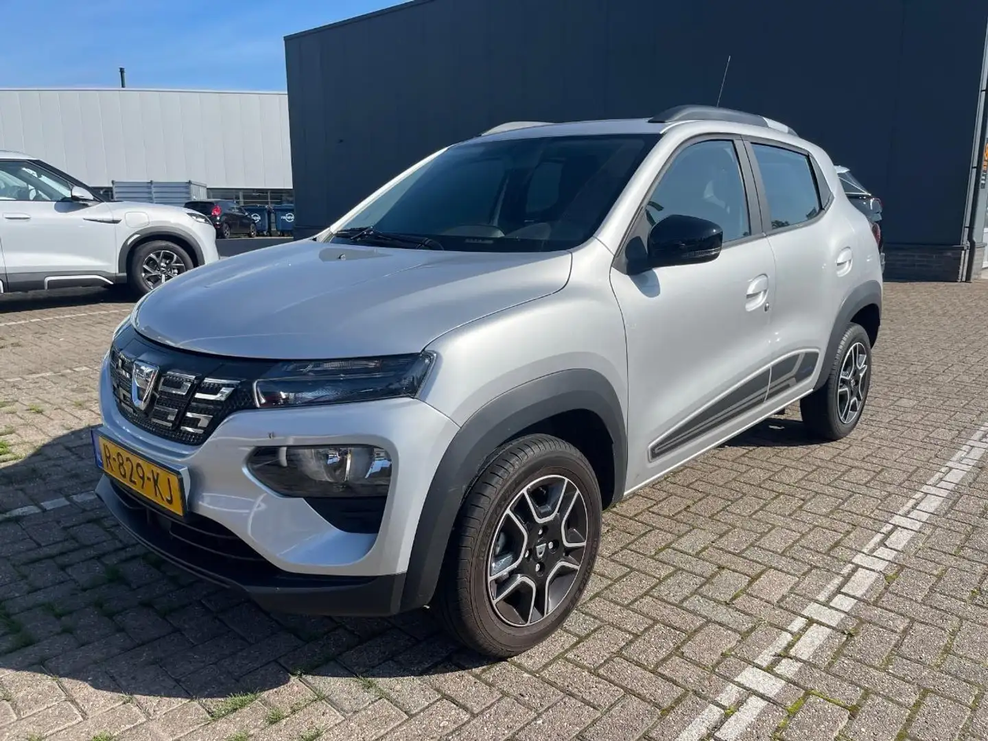 Dacia Spring Comfort Plus 27 kWh Grijs - 2