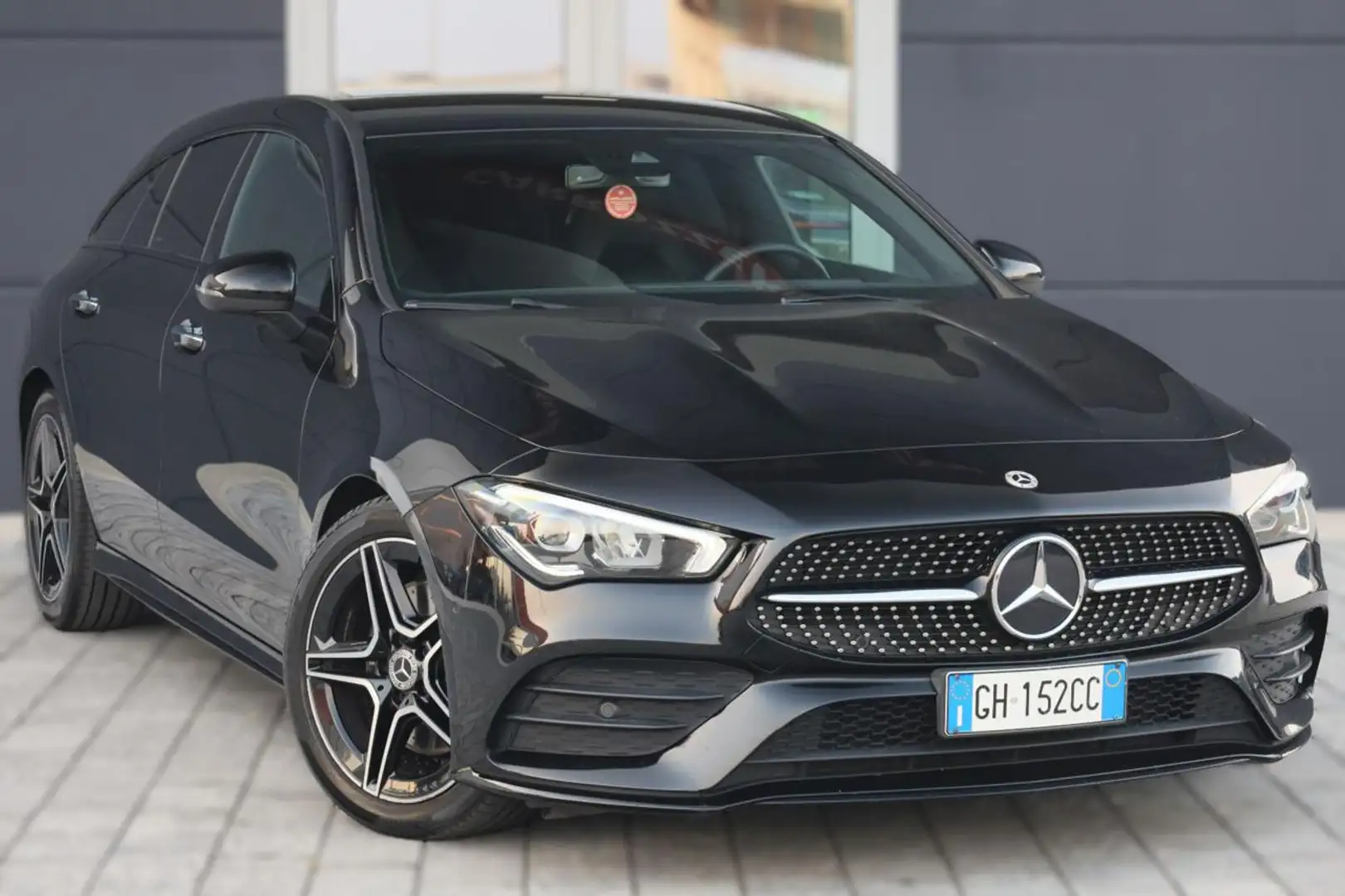 Mercedes-Benz CLA 220 d Automatic Shooting Brake Premium Noir - 1