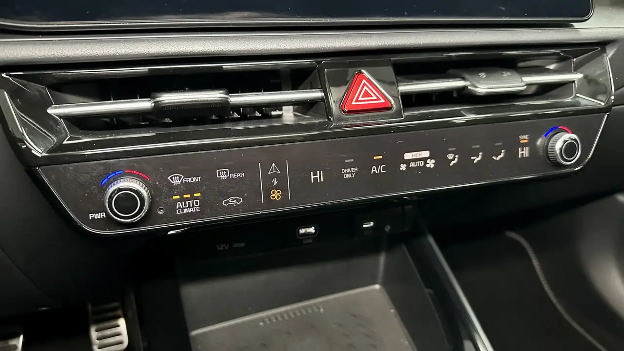 Kia Niro 1.6 GDi Hybrid ExecutiveLine / Stoel& stuurverwr. 24