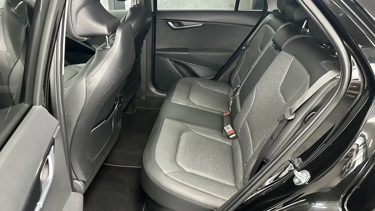 Kia Niro 1.6 GDi Hybrid ExecutiveLine / Stoel& stuurverwr. 32