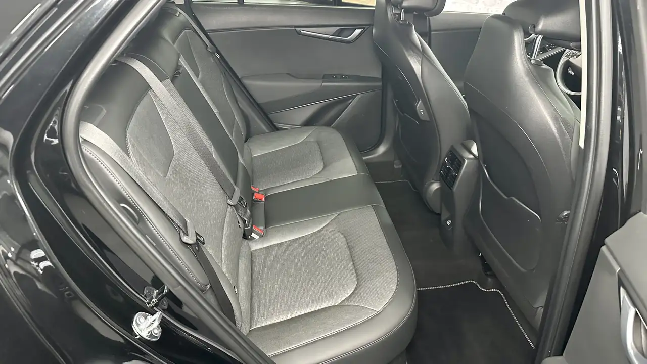 Kia Niro 1.6 GDi Hybrid ExecutiveLine / Stoel& stuurverwr. 37