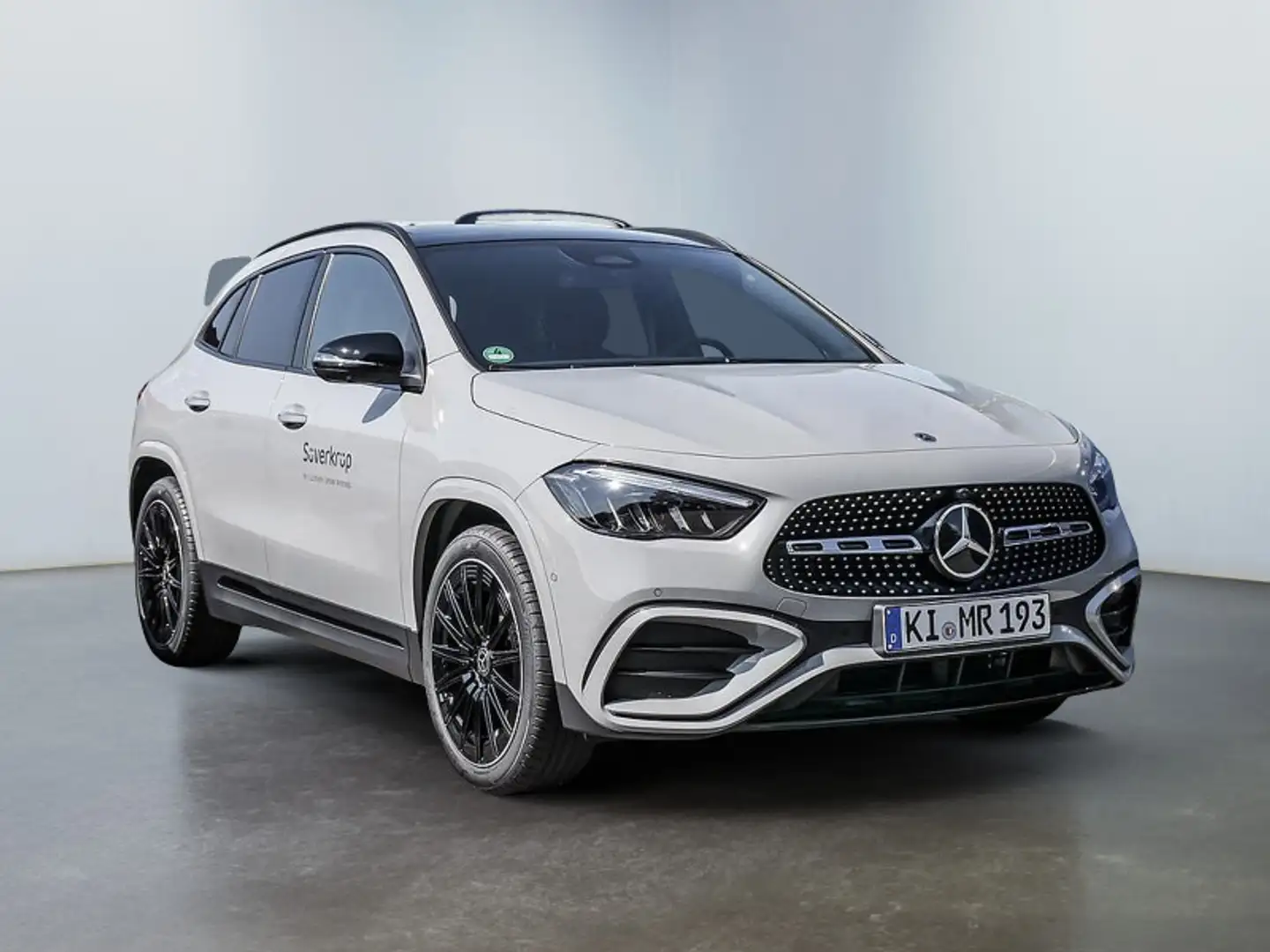 Mercedes-Benz GLA 200 AMG NIGHT MEMO 360 AHK DISTR KAMERA PANO Grau - 2