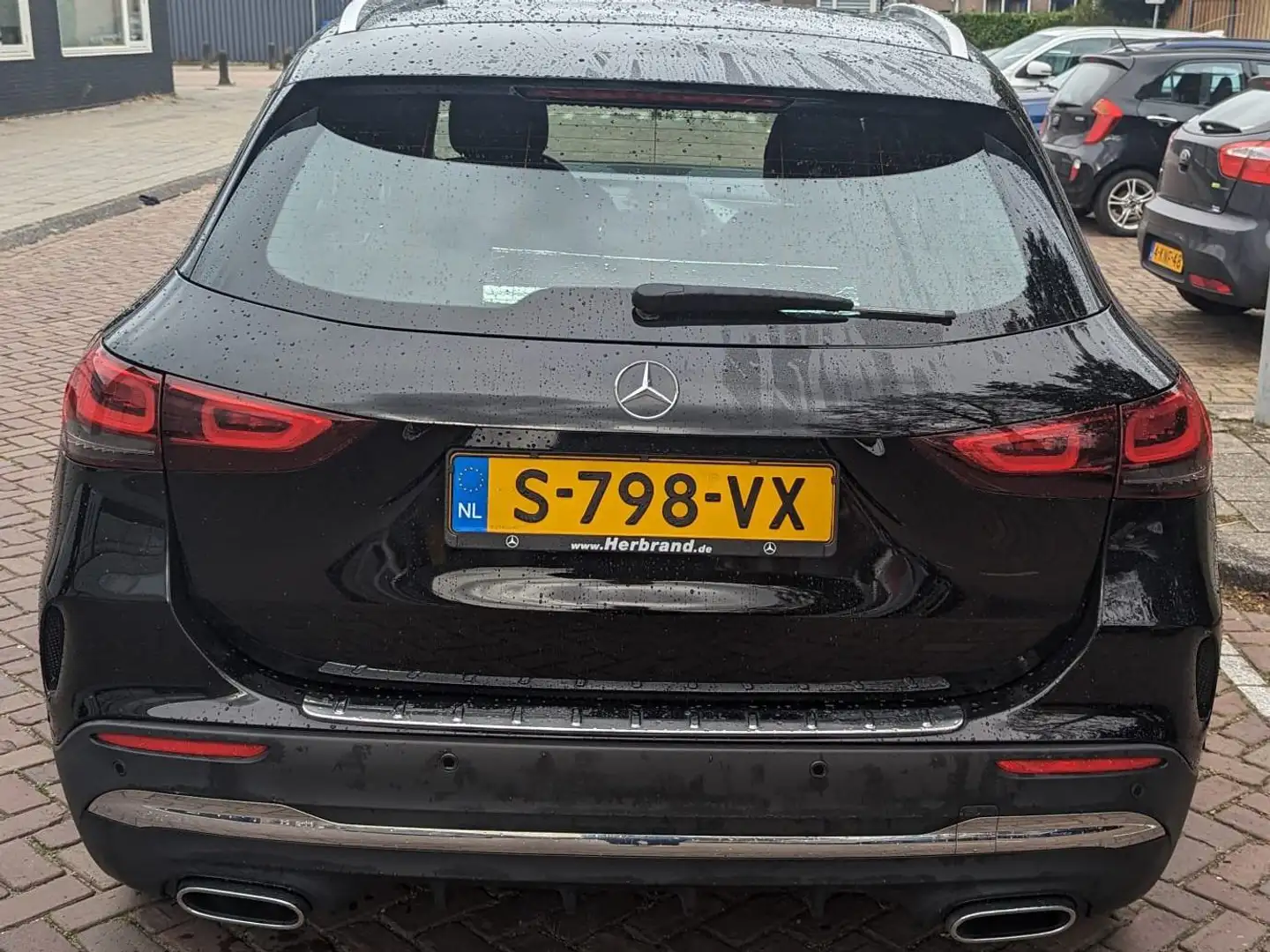 Mercedes-Benz GLA 200 200 AMG Line Zwart - 2