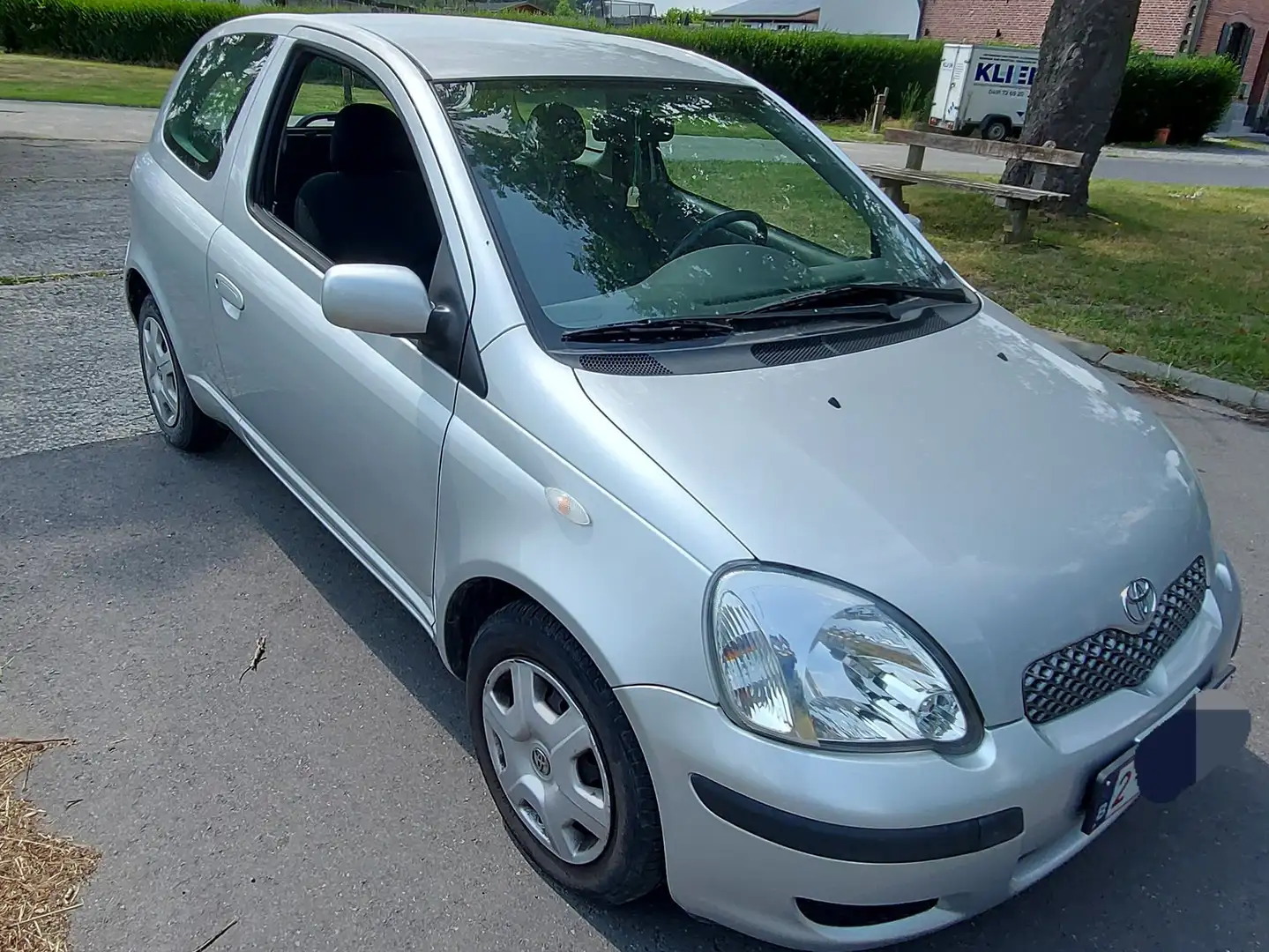 Toyota Yaris Yaris 1.3i VVT-i 16v Stříbrná - 1