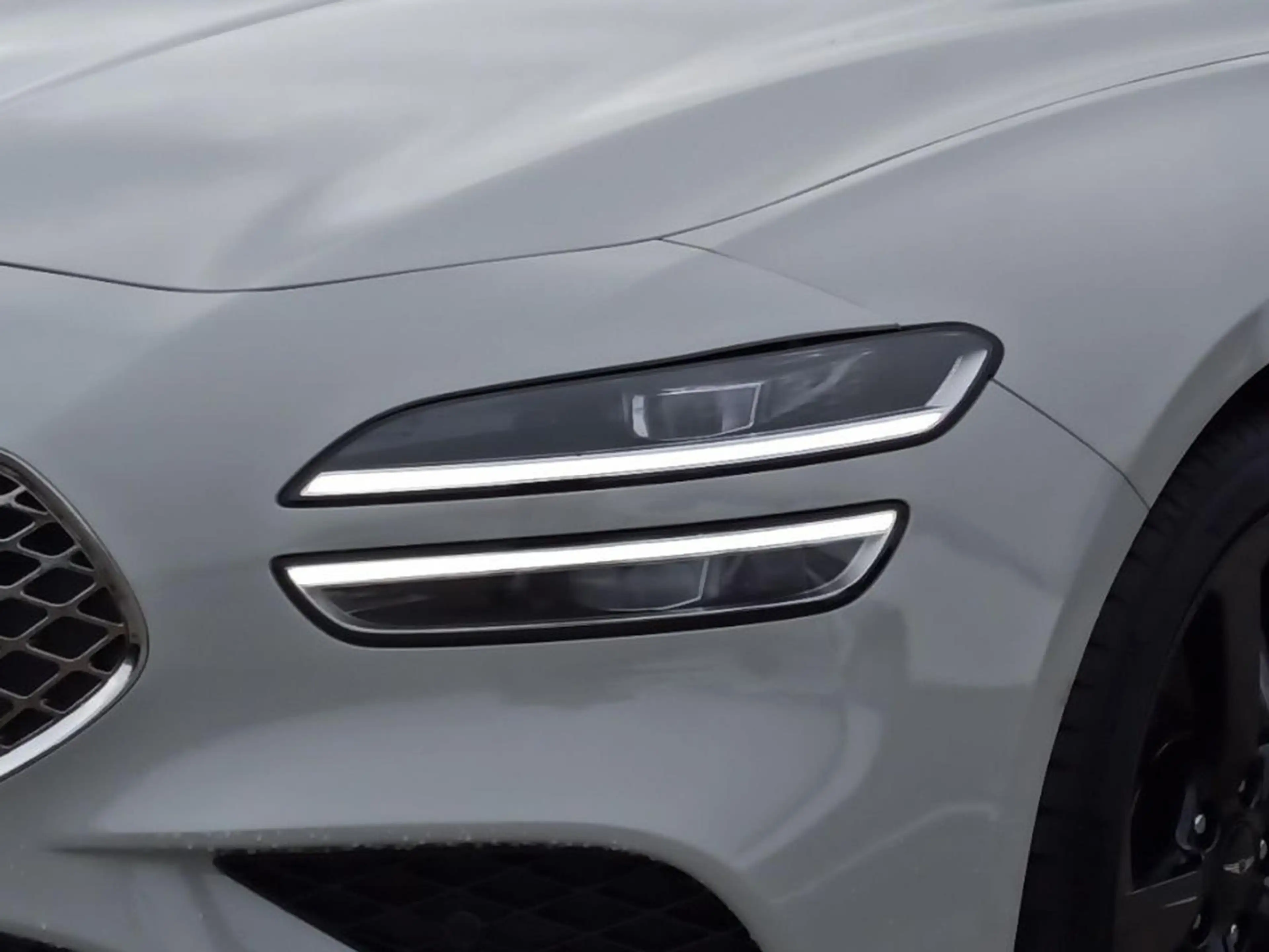 Genesis G70 G70 Premium 2.0L / Fahrassistenz-System / LED — photo 5