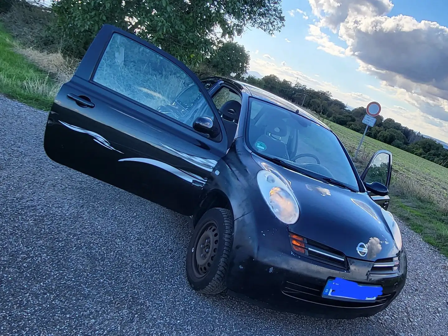 Nissan Micra Fekete - 1