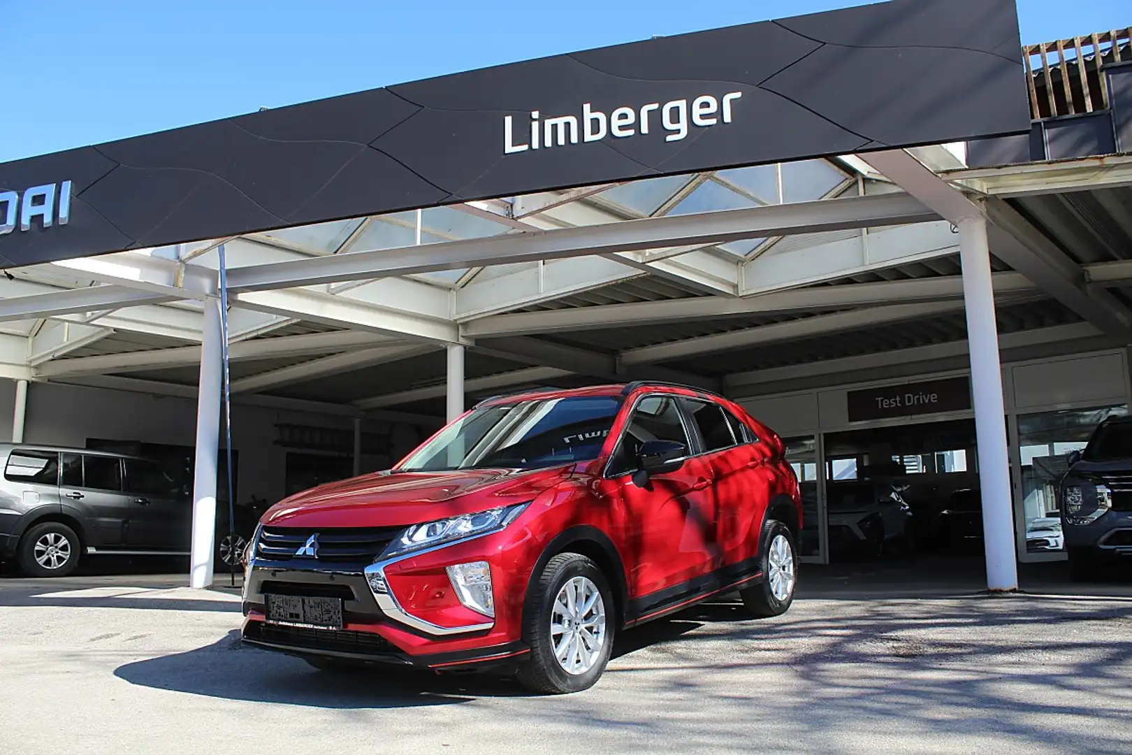 Mitsubishi Eclipse Cross 2,2 DI-D 4WD Intense+ Blackline Aut. Rot - 1