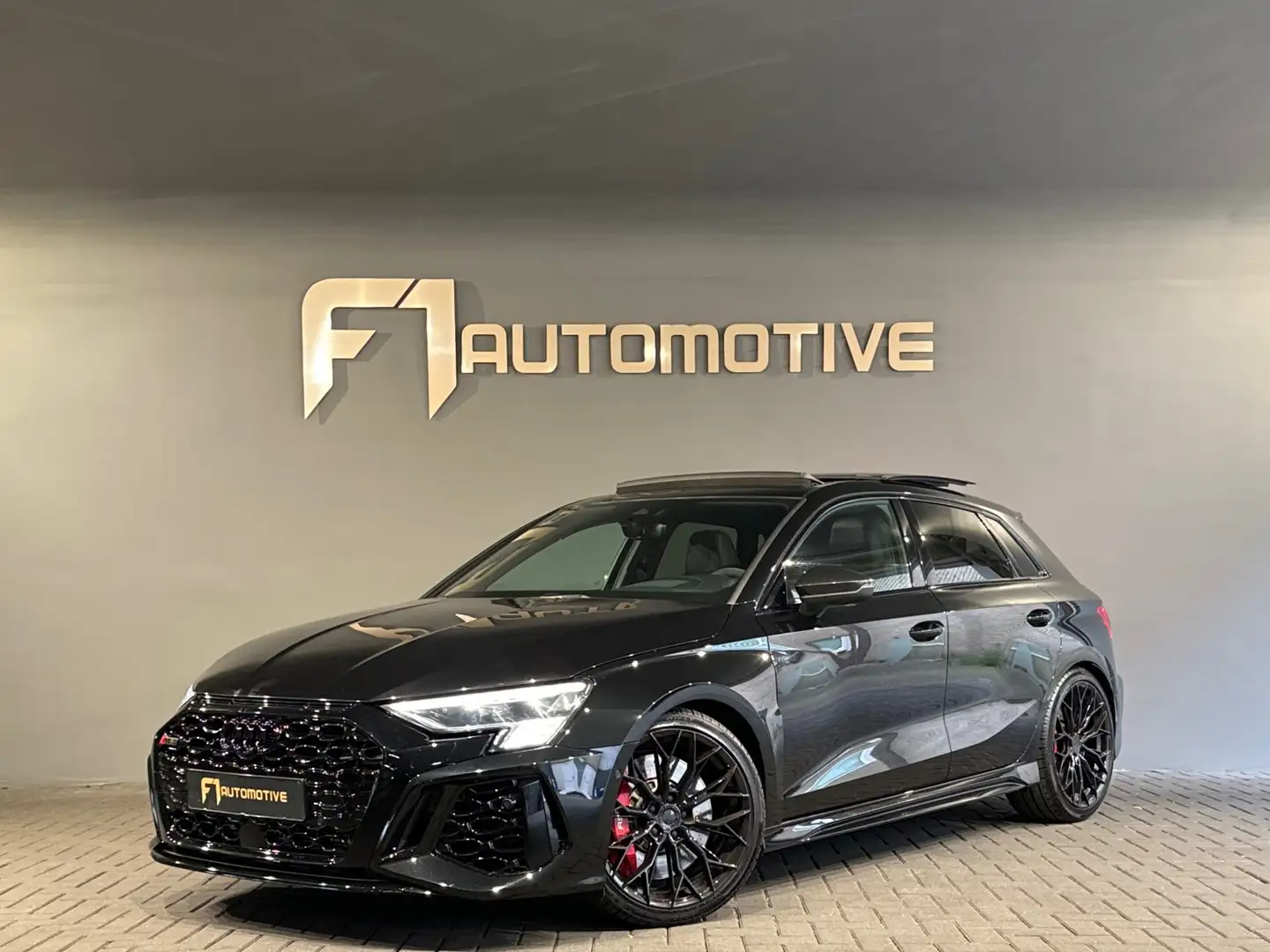 Audi RS3 Sportback 2.5 TFSI Quattro Pano|B&O|HuD|Keyl|Carbo Noir - 1