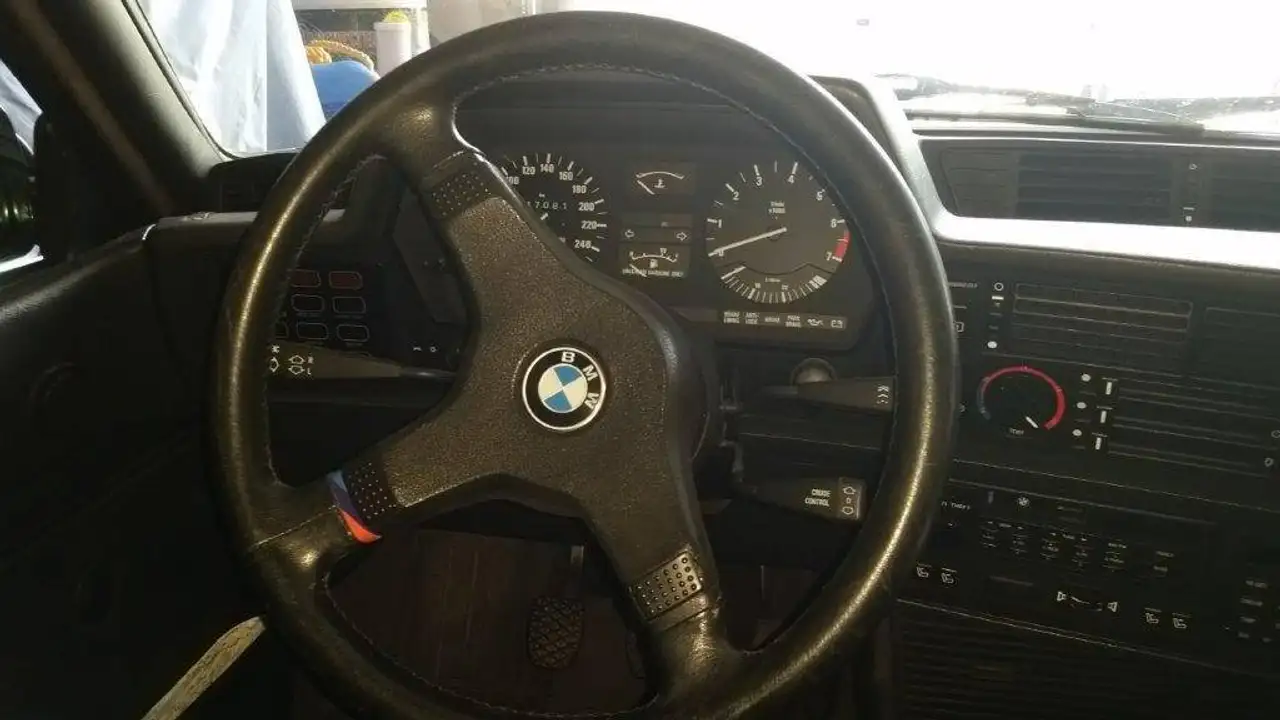 BMW 6 Series снимка BMW 6 Series