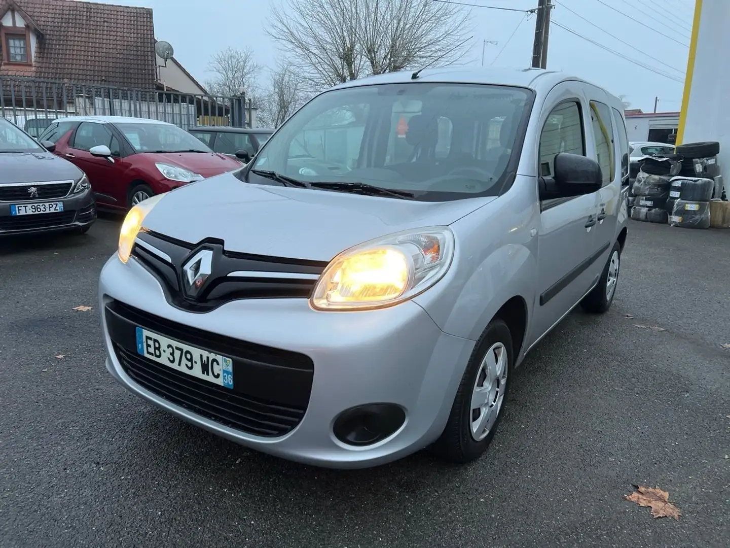Renault Kangoo 1.5 DCI 90CH ENERGY LIFE FT EURO6 Grau - 2