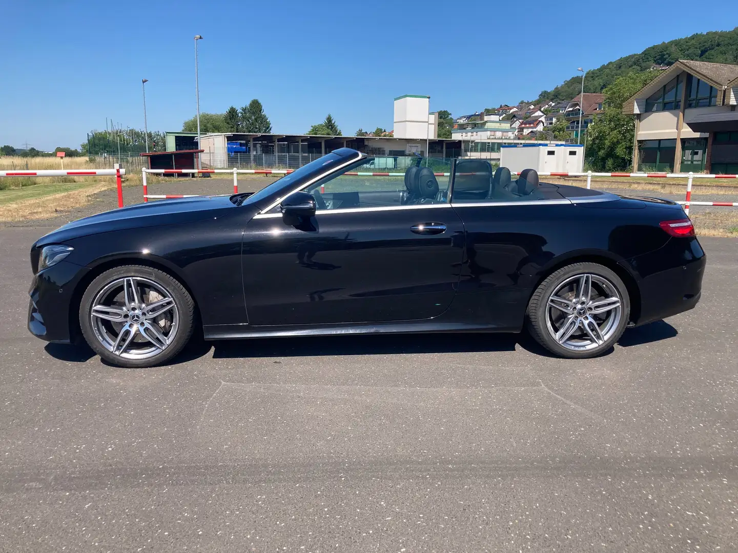 Mercedes-Benz E 400 E-Klasse Cabrio 4Matic Cabrio 9G-TRONIC AMG Line Black - 2