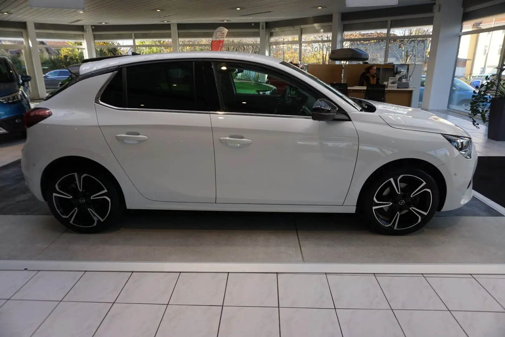 Opel Corsa F Elegance LEDER, NAVI, LED, SITZHEIZUNG Weiß - 2