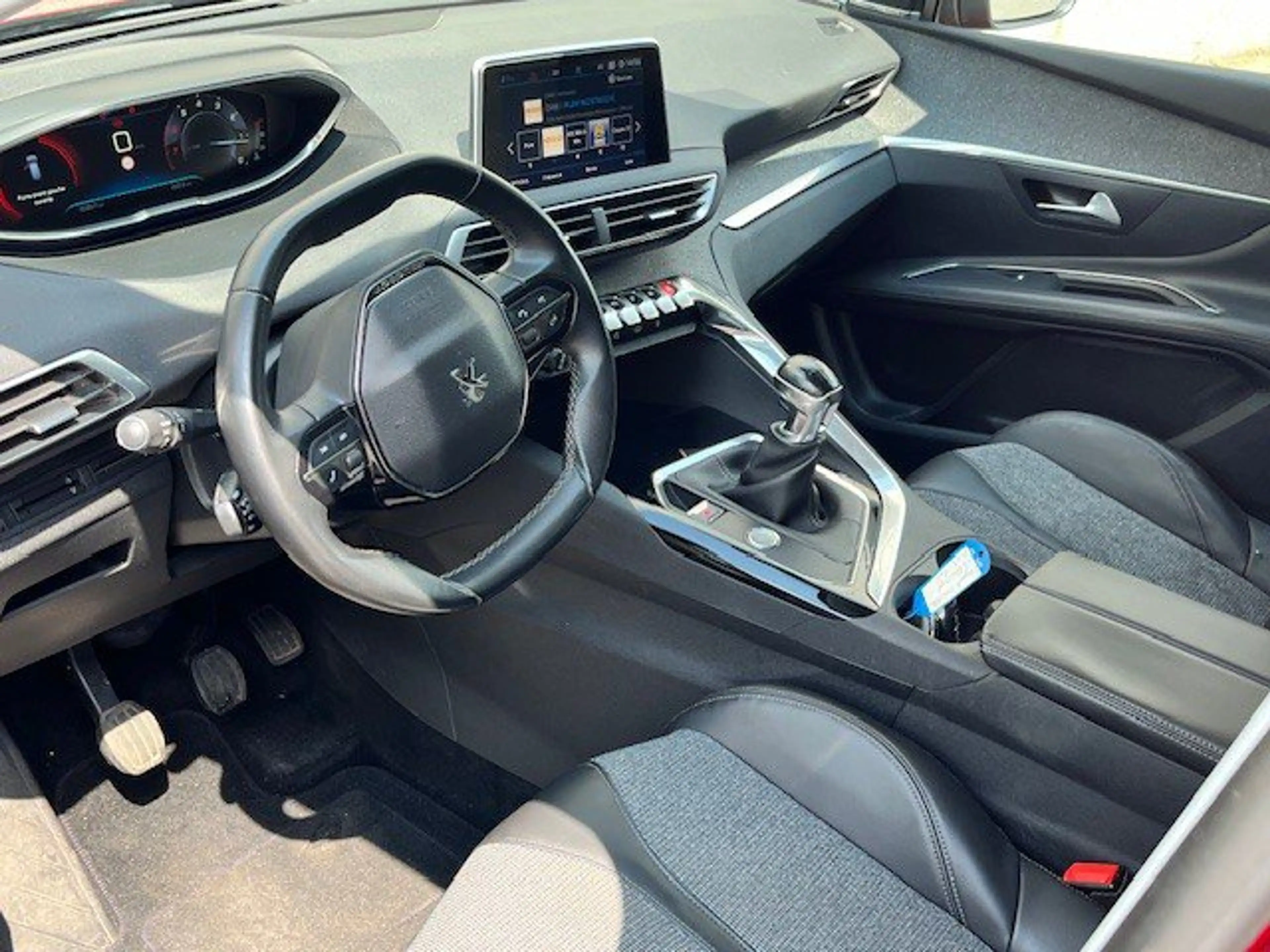 Peugeot 3008 *GPS*CAMERA*KEY LESS GO* 1.2 BENZ 130 PK Allure — photo 10