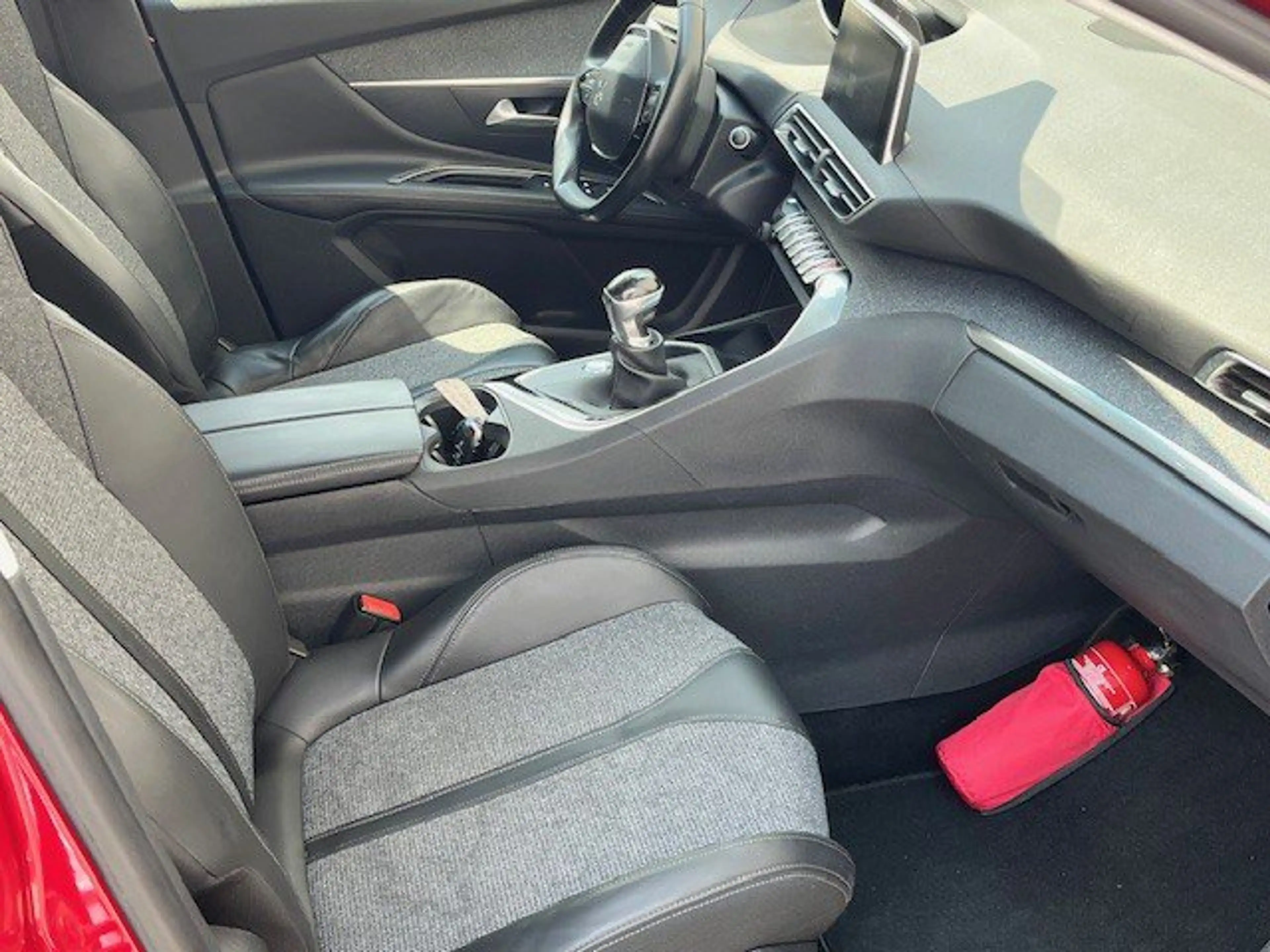 Peugeot 3008 *GPS*CAMERA*KEY LESS GO* 1.2 BENZ 130 PK Allure — photo 7