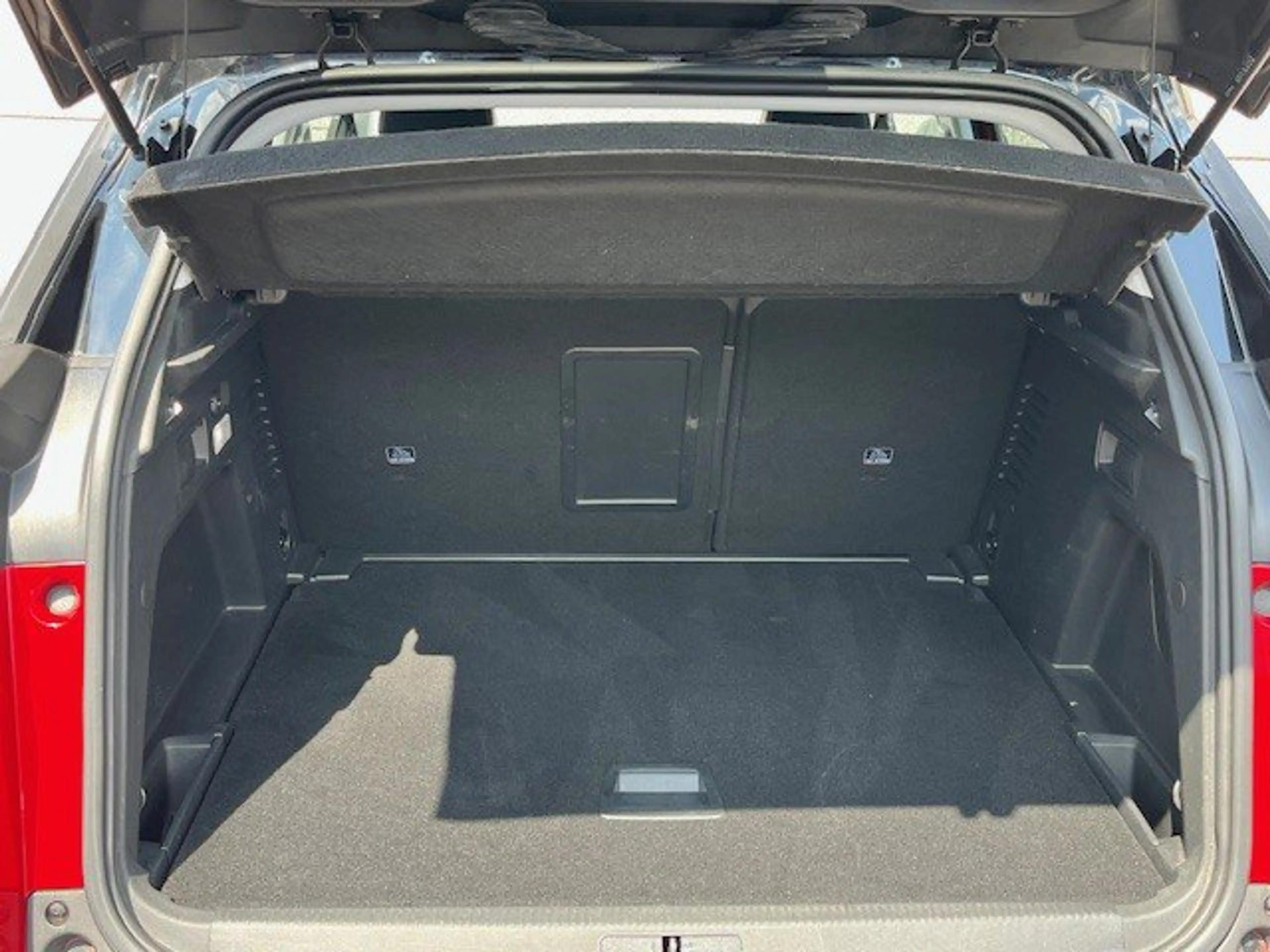 Peugeot 3008 *GPS*CAMERA*KEY LESS GO* 1.2 BENZ 130 PK Allure — photo 14