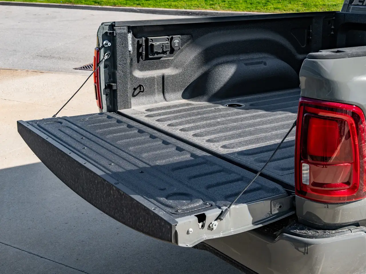 RAM 2500 снимка RAM 2500